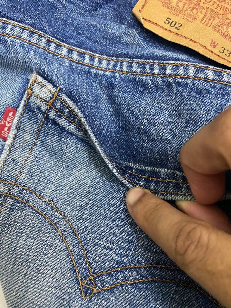 Levi's VINTAGE LEVIS BIG E 502 SELVEDGE DISTRESSED DENIM JEANS Size US 33 - 14 Thumbnail
