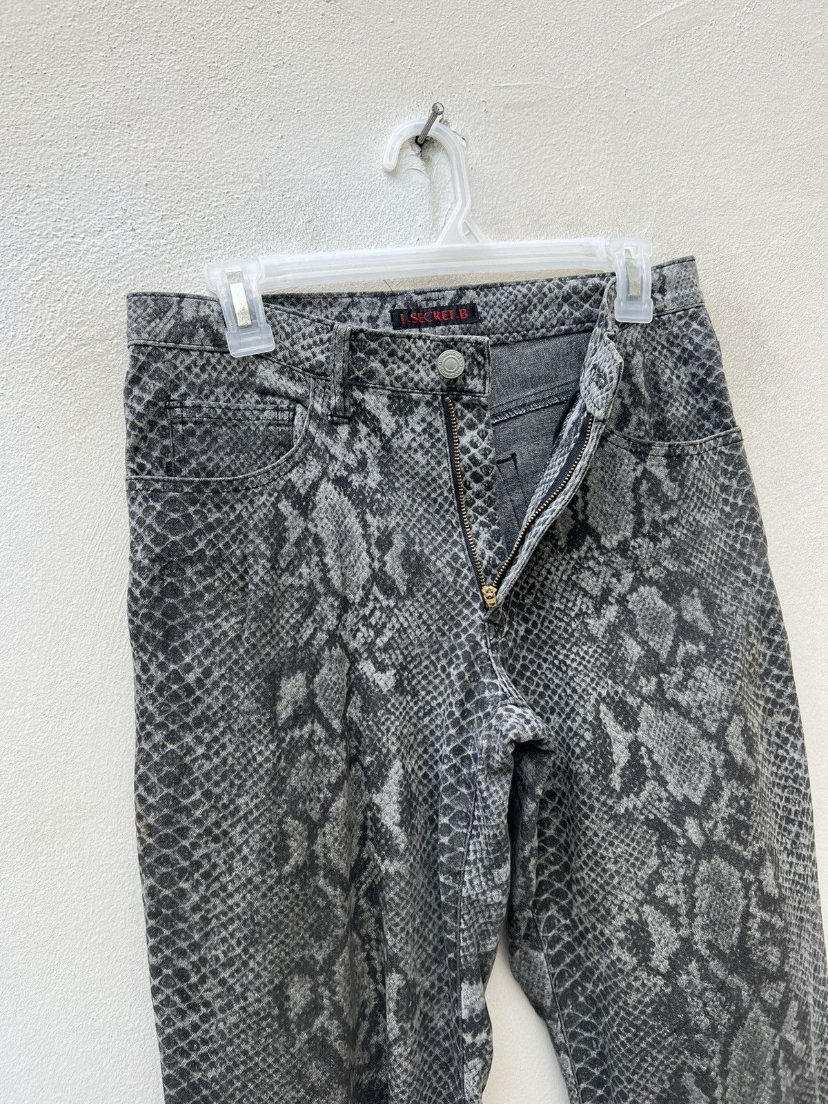 Vintage Vintage J.SECRET.B Japan Snake Scale Stretch Flare Pant Size US 29 - 8 Thumbnail