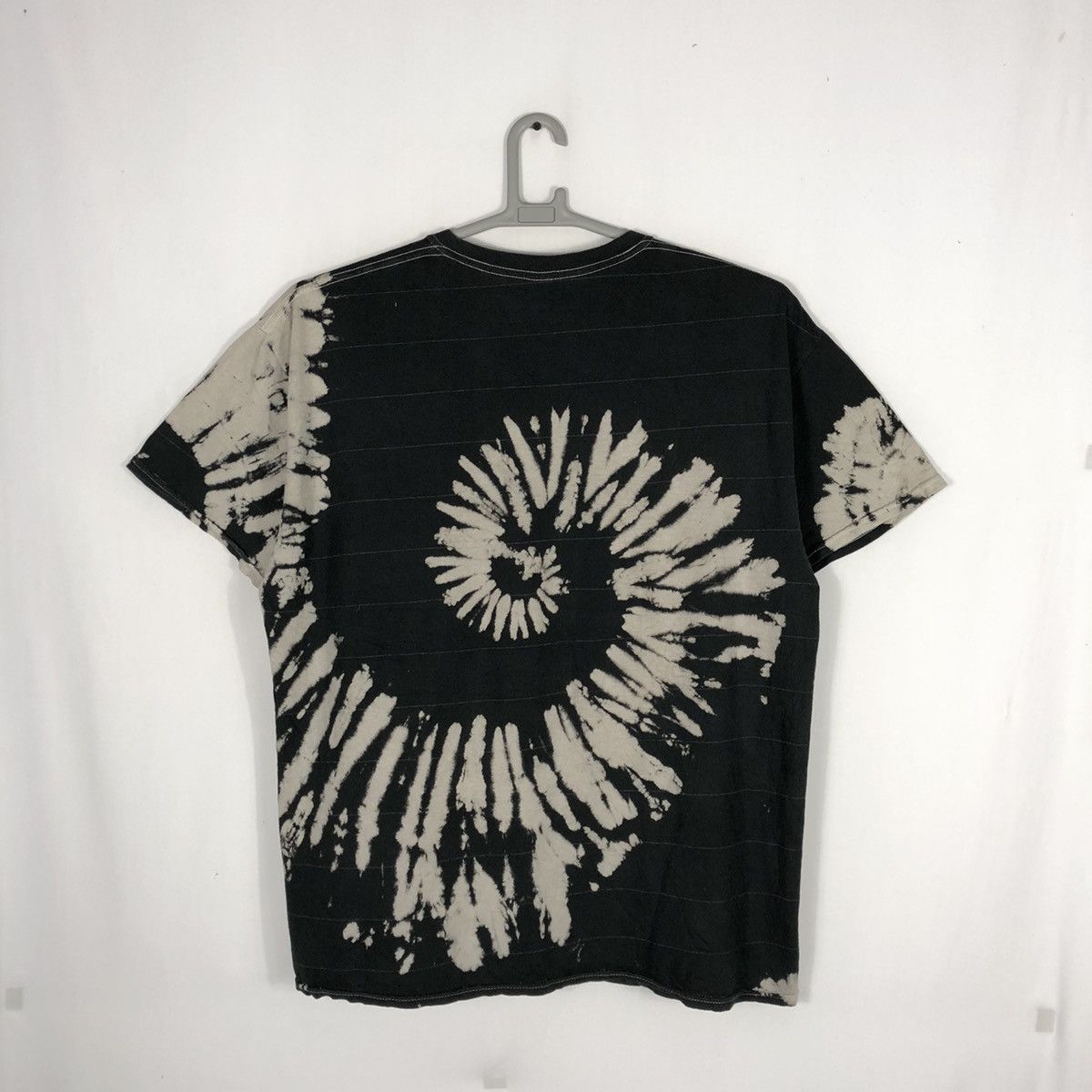 Band Tees × KISS × Vintage Heavy Metal Band Kiss Big Image Tye Dye Promo Tee Size US XL / EU 56 / 4 - 5 Thumbnail