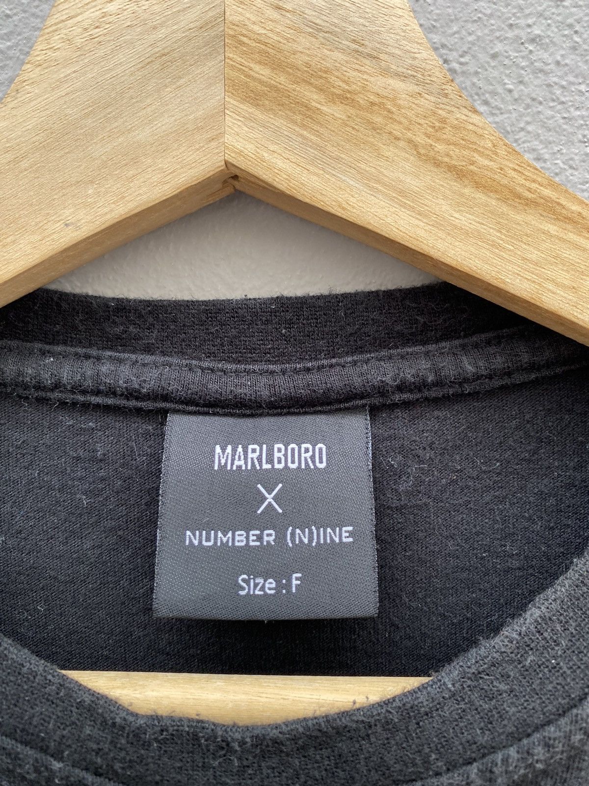 Number (N)ine × Takahiromiyashita The Soloist. Number (N)ine x Marlboro Emblem Shield Crest Tee Size US L / EU 52-54 / 3 - 3 Thumbnail