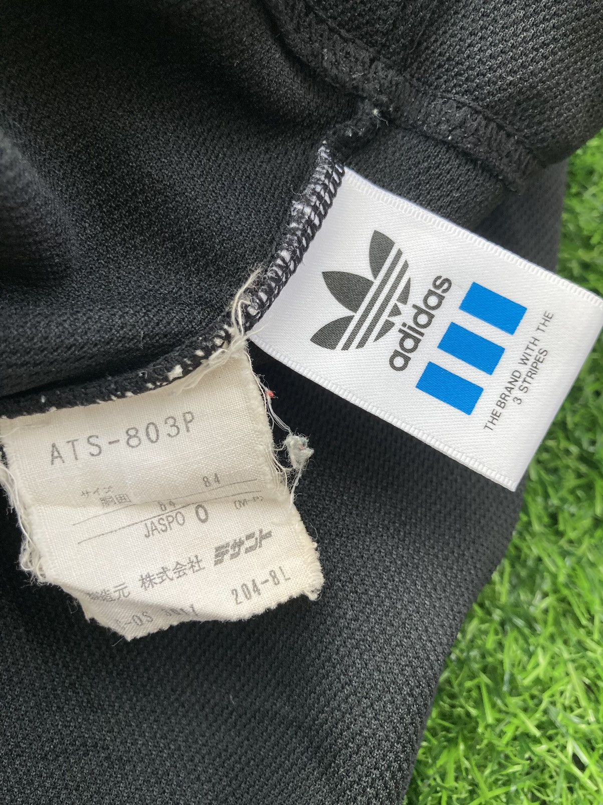 Adidas VINTAGE ADIDAS TRACK PANTS Size US 36 / EU 52 - 7 Thumbnail