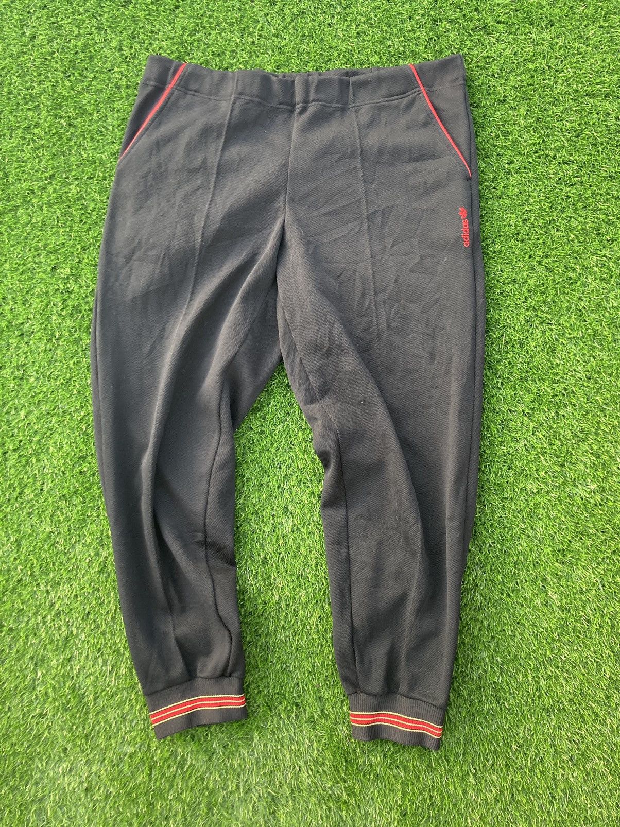 Adidas VINTAGE ADIDAS TRACK PANTS Size US 36 / EU 52 - 1 Thumbnail