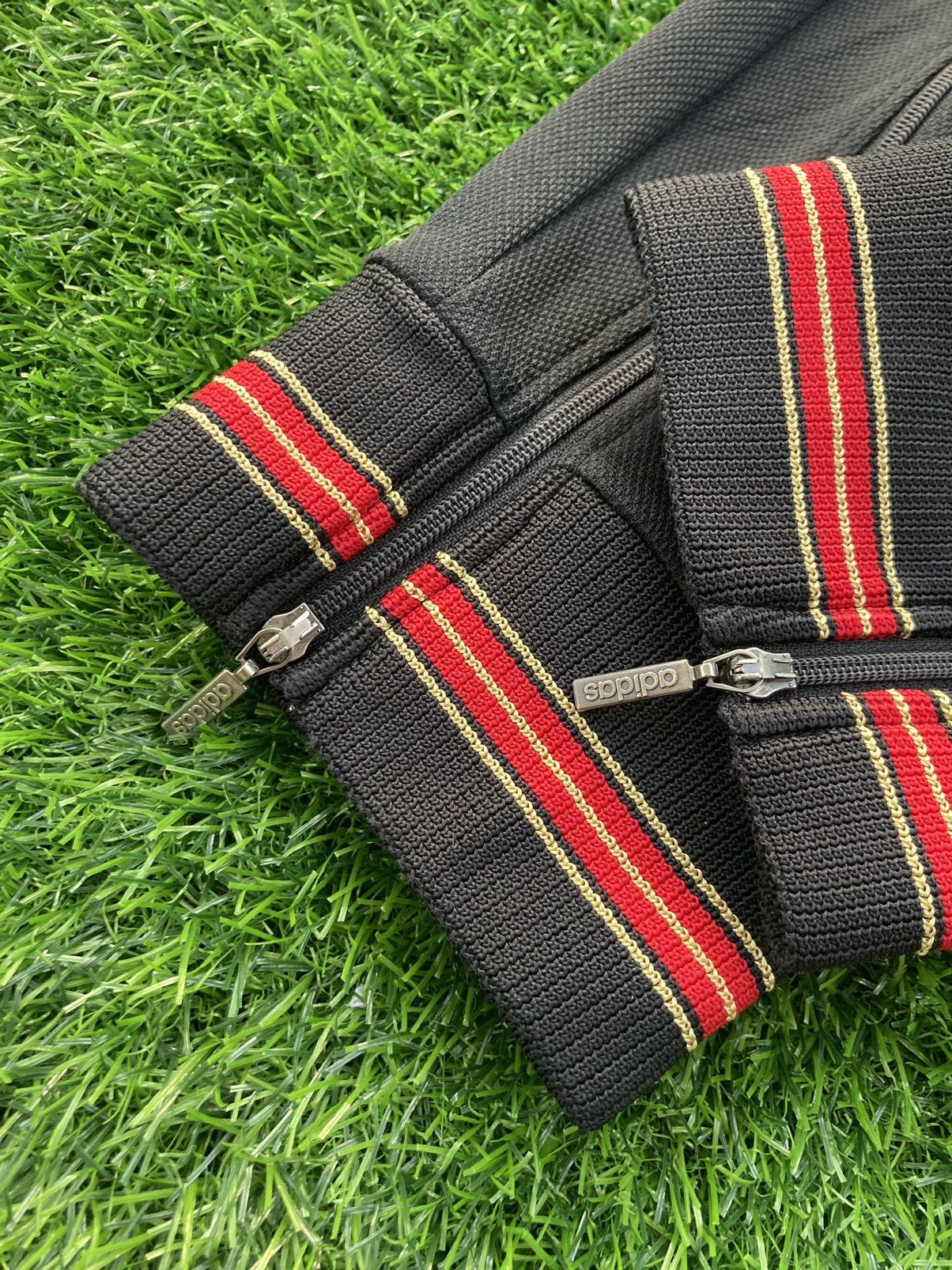 Adidas VINTAGE ADIDAS TRACK PANTS Size US 36 / EU 52 - 6 Thumbnail
