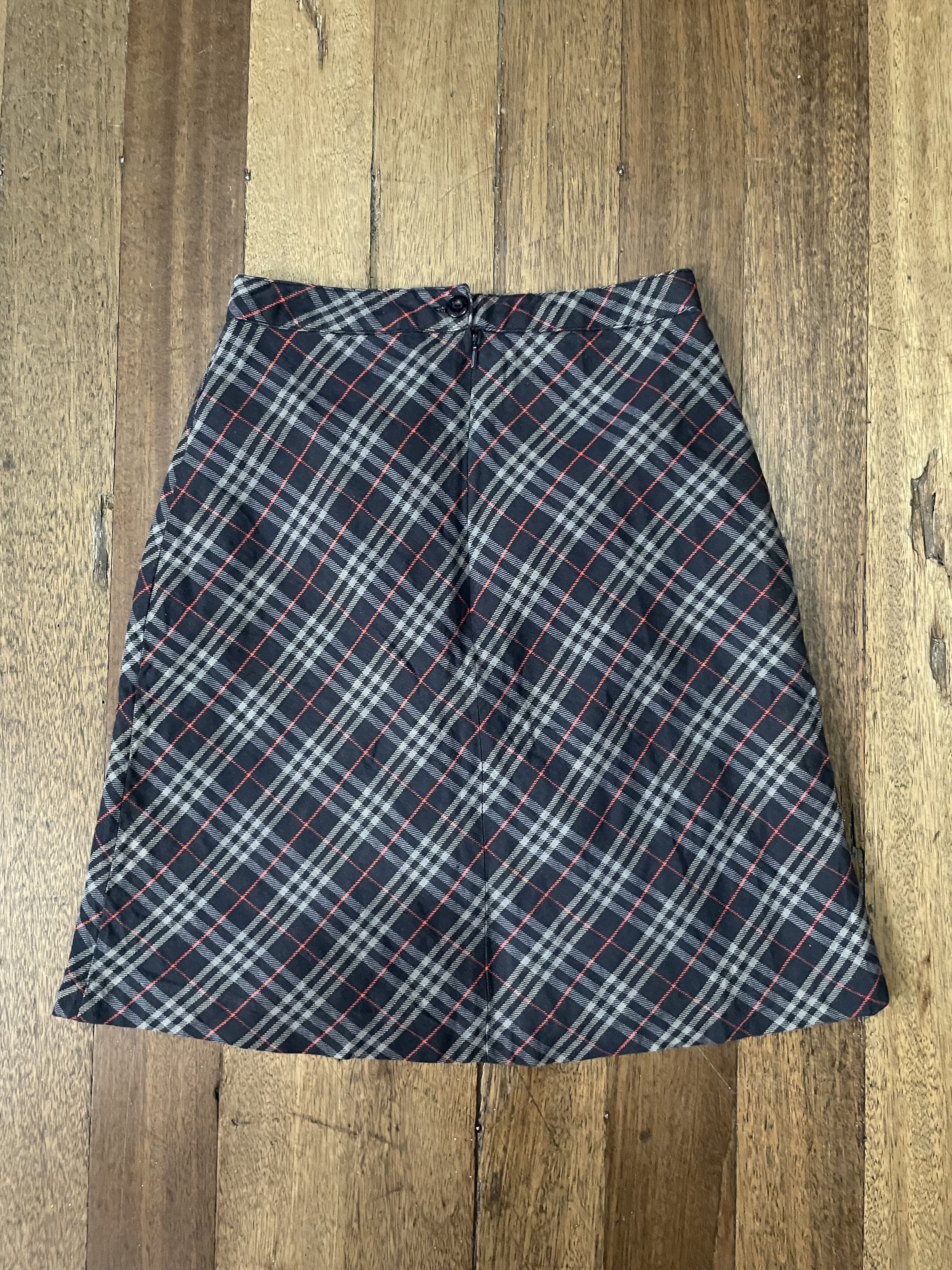 Burberry Vintage Burberry Plaid Mini Skirt Size 24" / US 00 / IT 34 - 2 Thumbnail