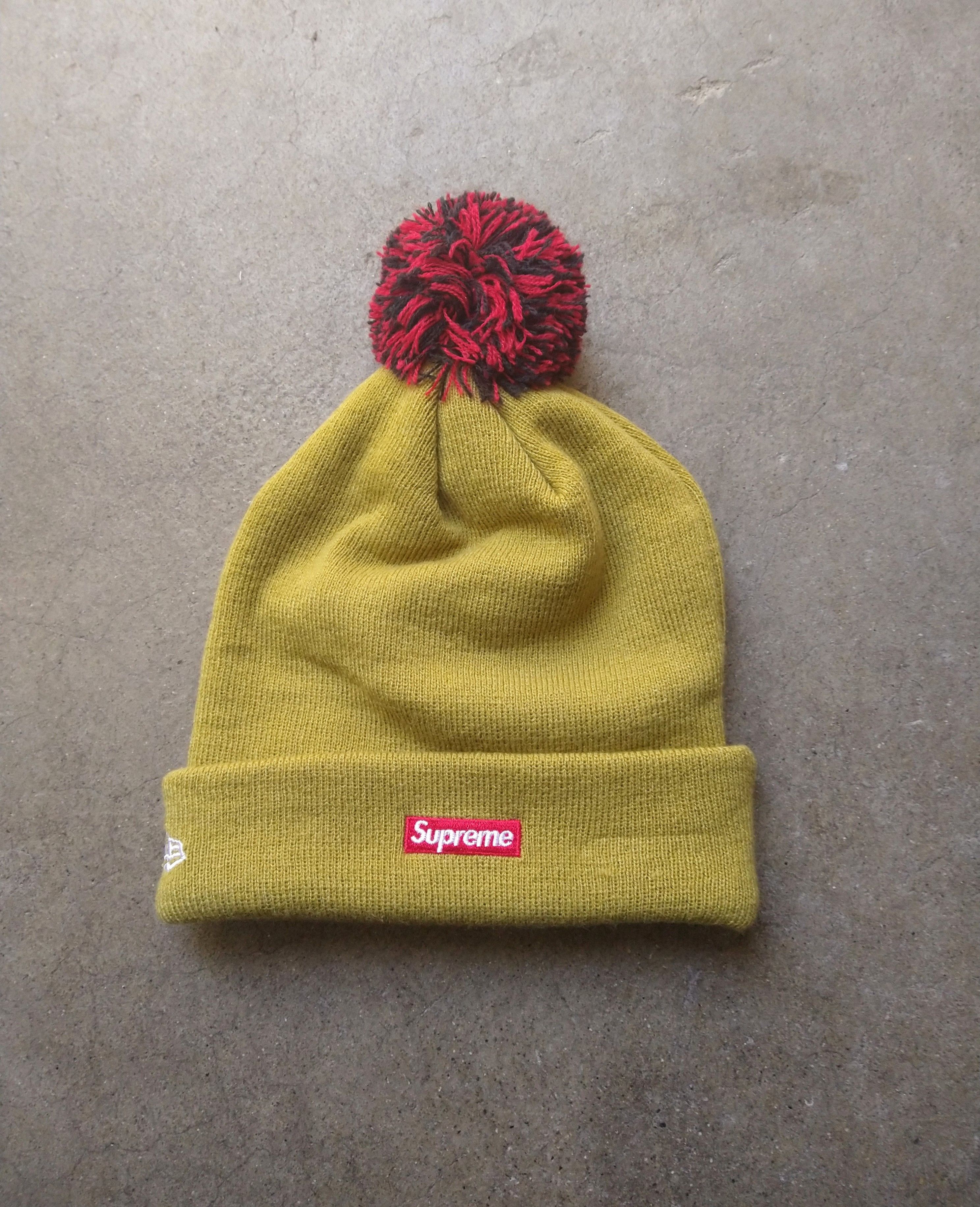 New Era × Supreme Supreme x New Era Beanie Pompom Script Logo Green Acrylic Size ONE SIZE - 5 Thumbnail