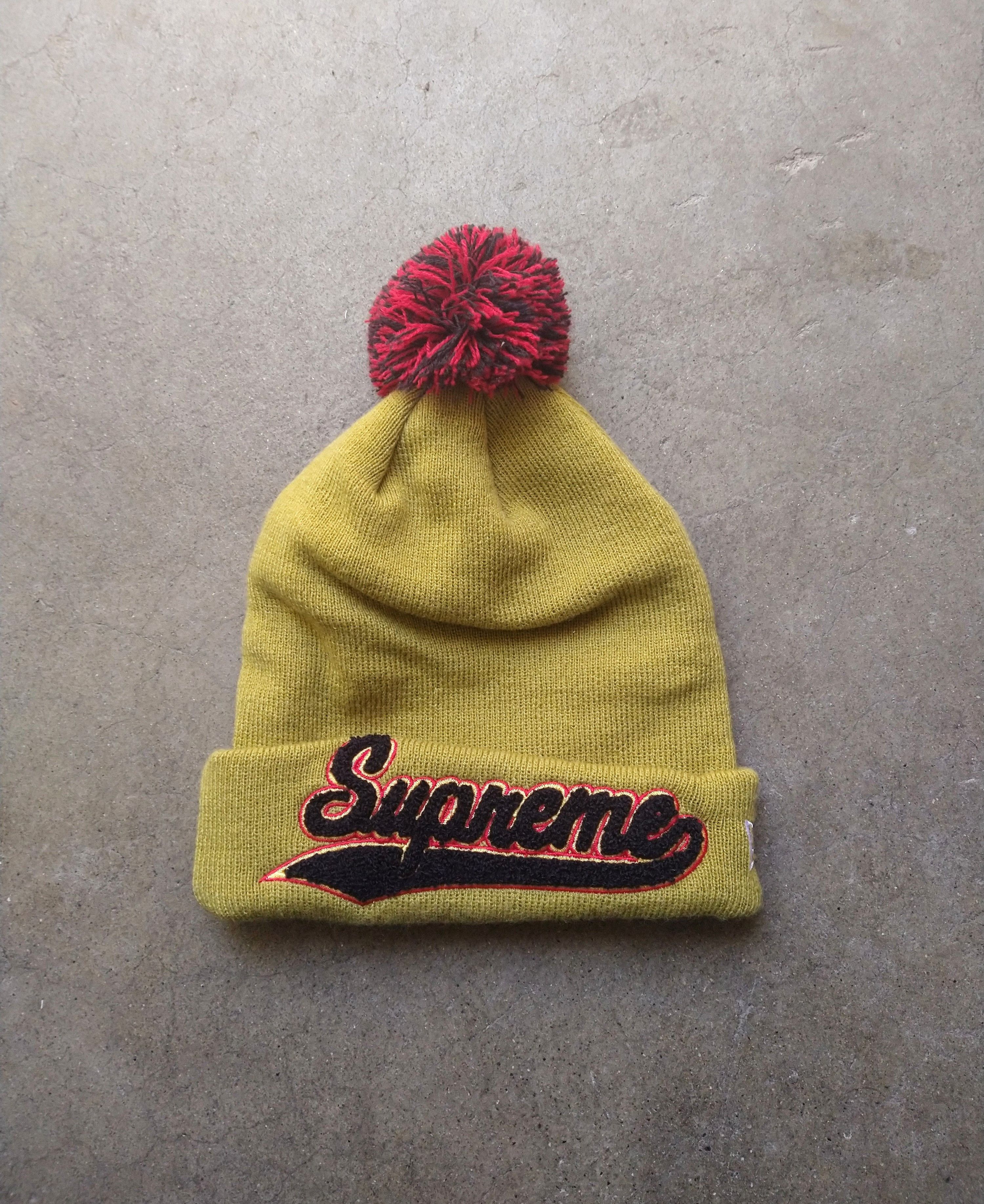 New Era × Supreme Supreme x New Era Beanie Pompom Script Logo Green Acrylic Size ONE SIZE - 1 Thumbnail