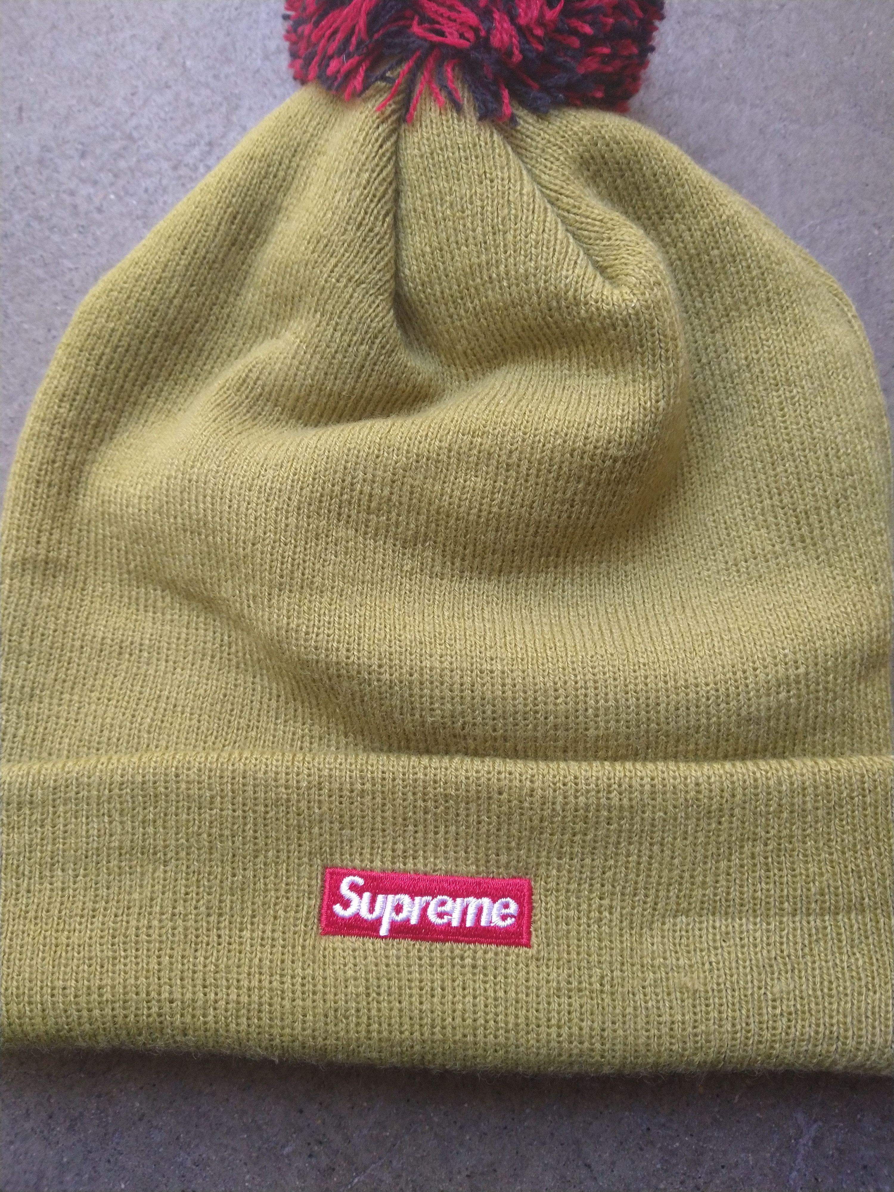 New Era × Supreme Supreme x New Era Beanie Pompom Script Logo Green Acrylic Size ONE SIZE - 7 Thumbnail