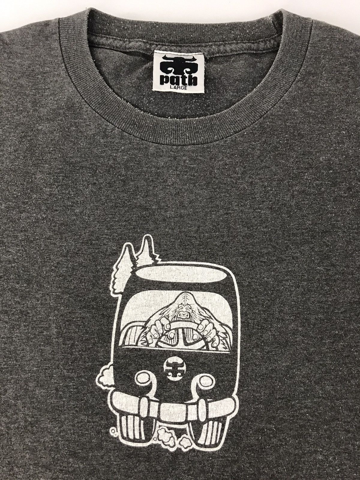 Vintage 90s Path Ape Driving Keep On Pushing Skateboard Tee Size US L / EU 52-54 / 3 - 1 Thumbnail