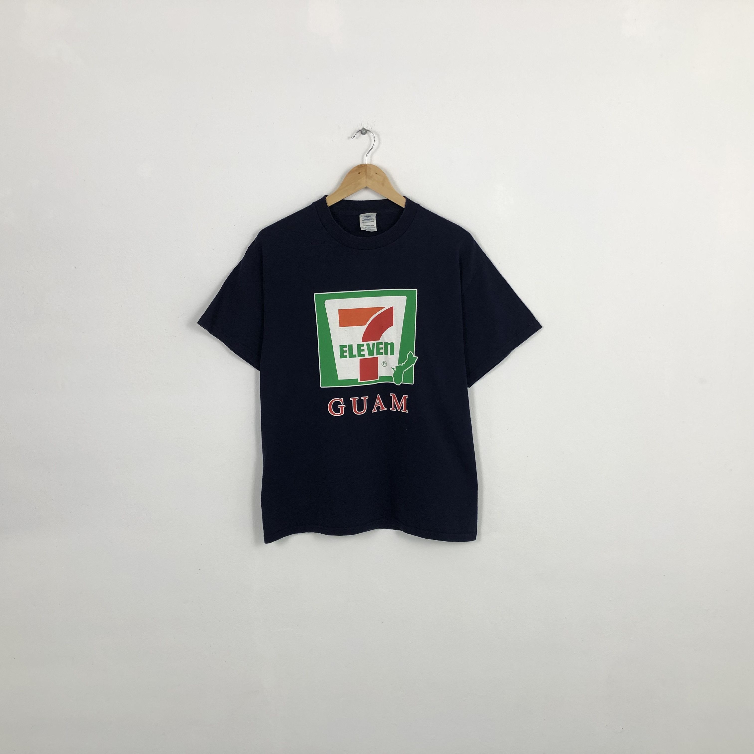 Japanese Brand × Logo 7 × Vintage Vintage 7 Eleven Guam Tshirt Size US M / EU 48-50 / 2 - 1 Thumbnail