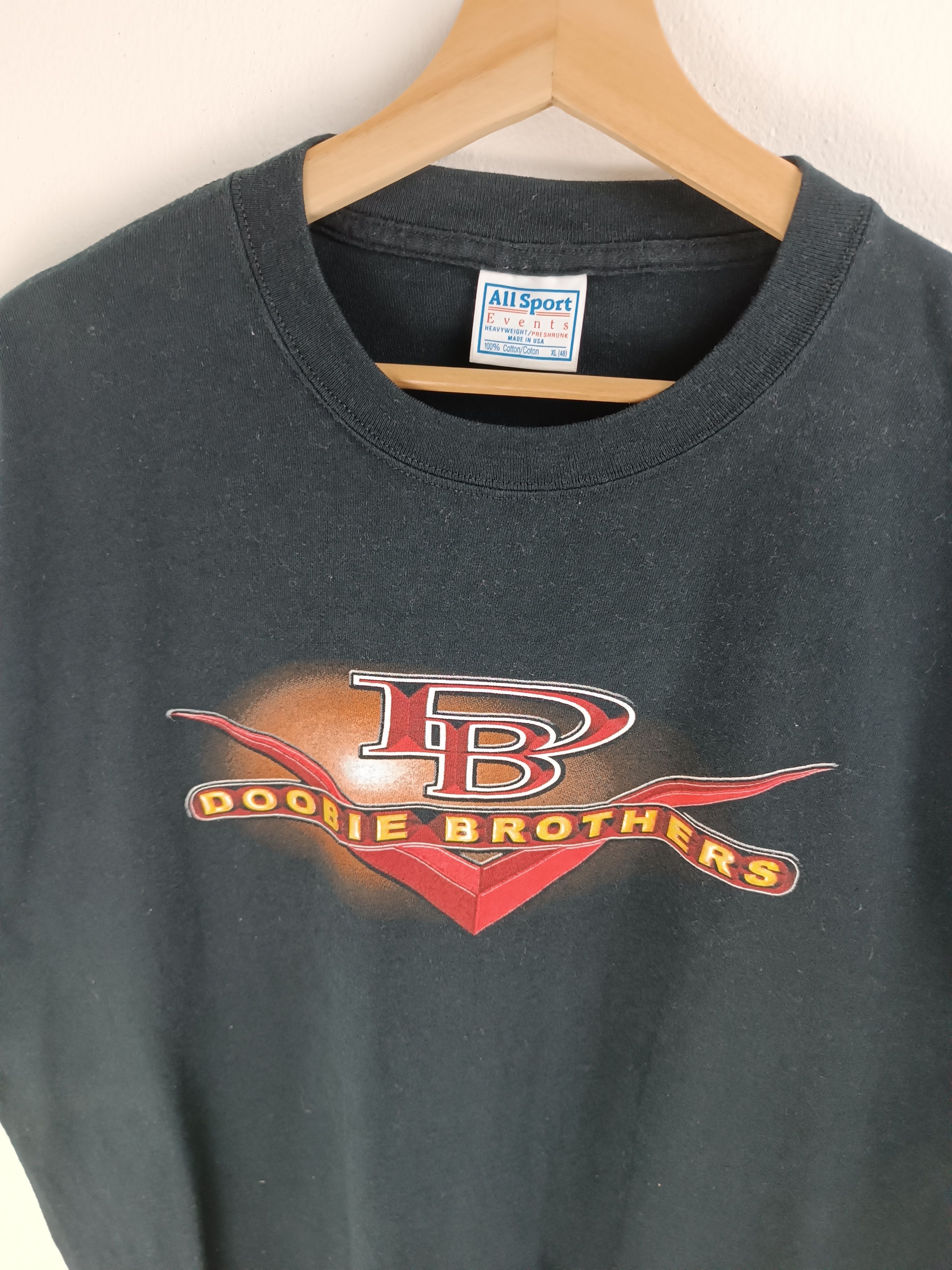 Band Tees VINTAGE '01 DOOBIE BROTHERS LIVE IN CONCERT TEE Size US XL / EU 56 / 4 - 5 Thumbnail
