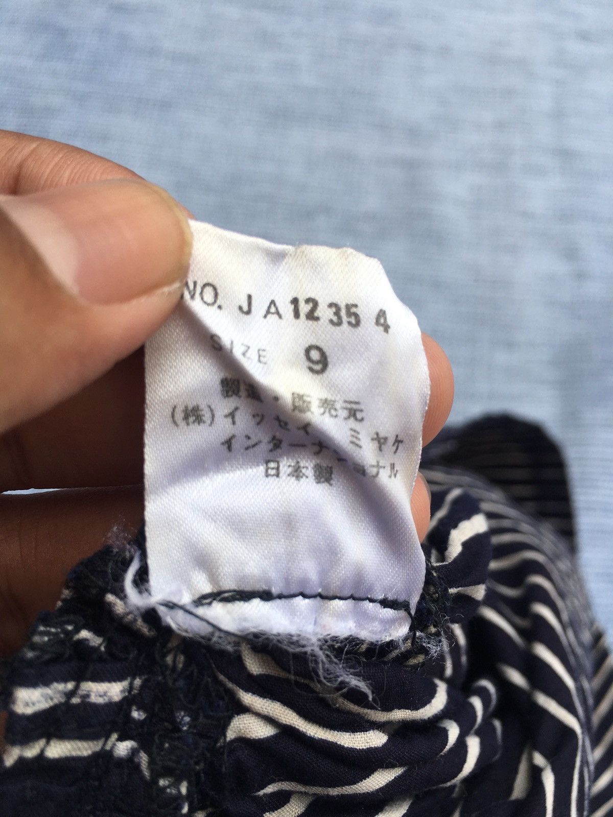 Issey Miyake vintage 80s issey miyake assymetrical indigo top Size US M / EU 48-50 / 2 - 9 Thumbnail