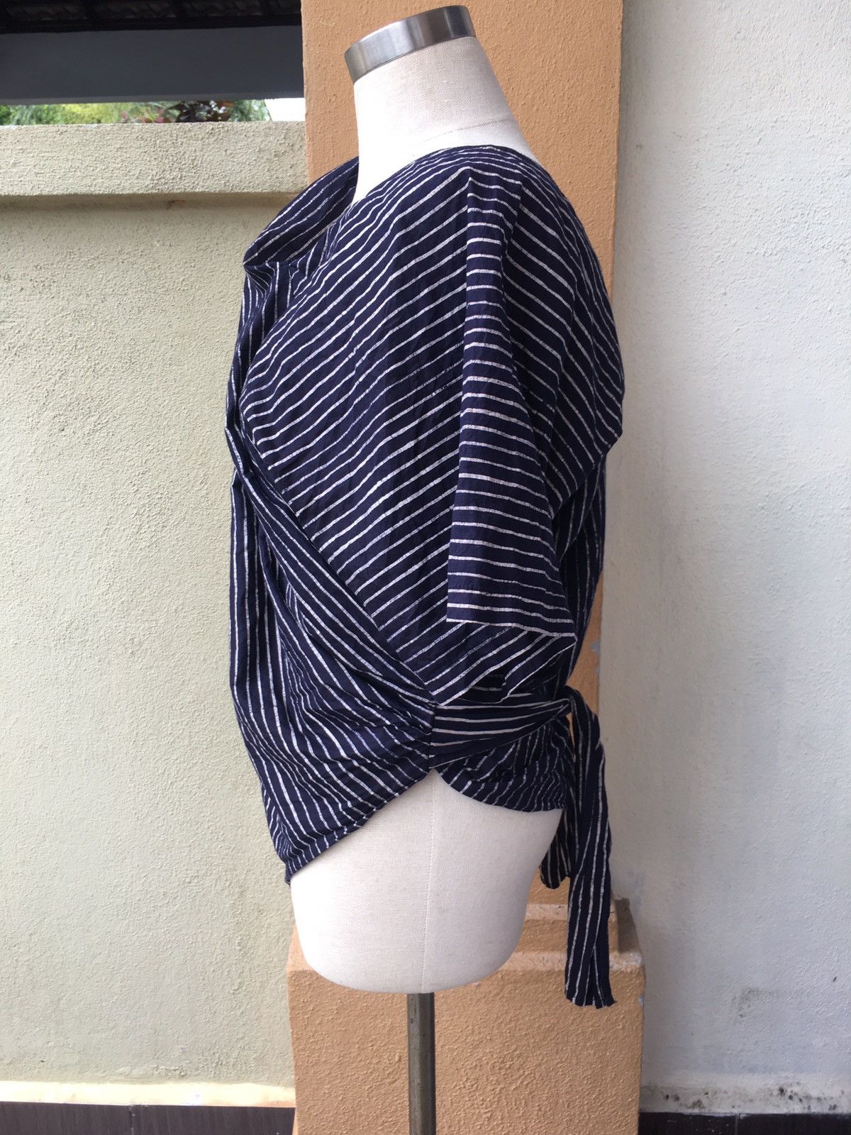 Issey Miyake vintage 80s issey miyake assymetrical indigo top Size US M / EU 48-50 / 2 - 4 Thumbnail