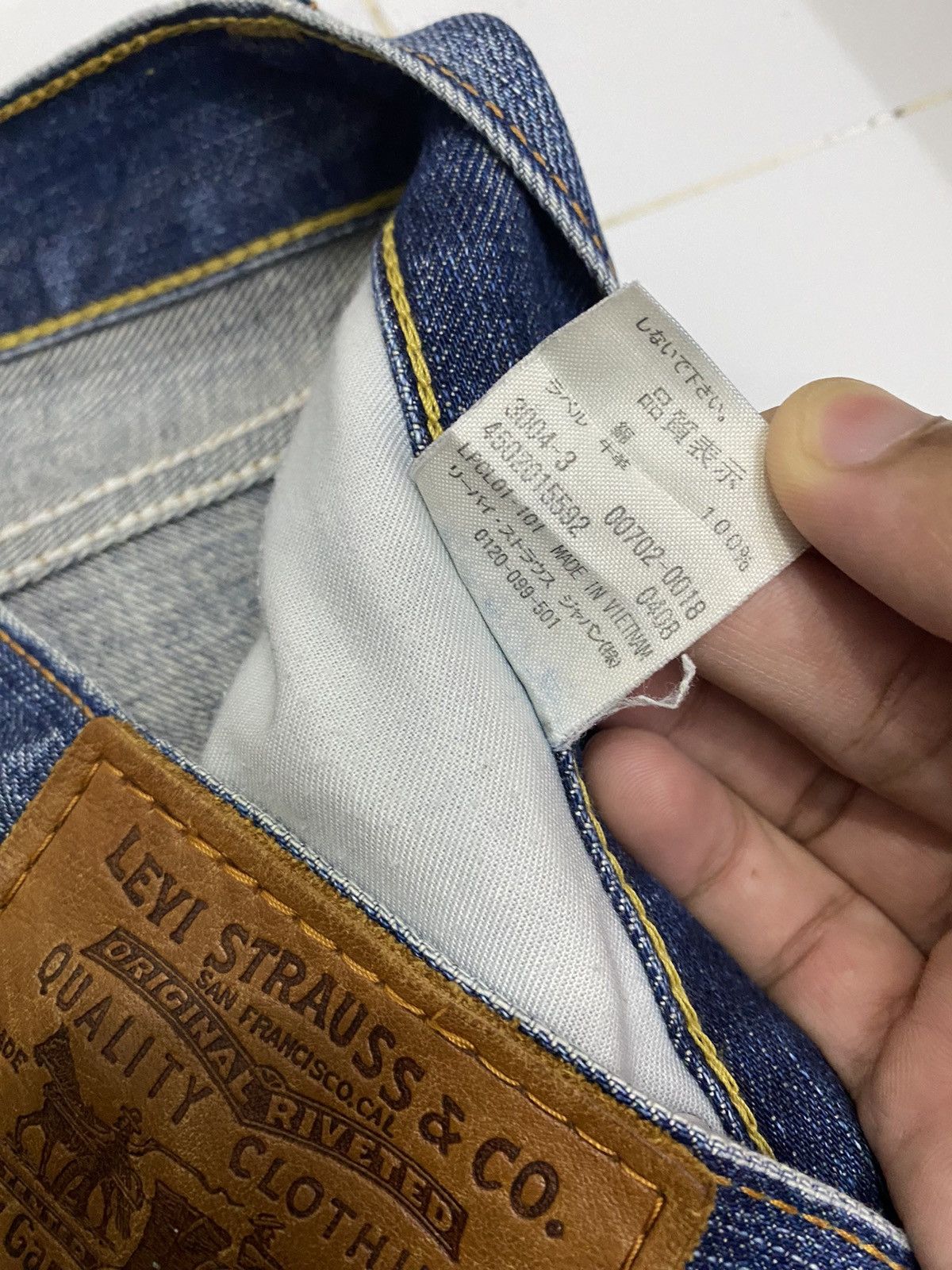 Levi's VINTAGE LEVIS 702 DISTRESSED DENIM JEANS Size US 32 / EU 48 - 12 Thumbnail