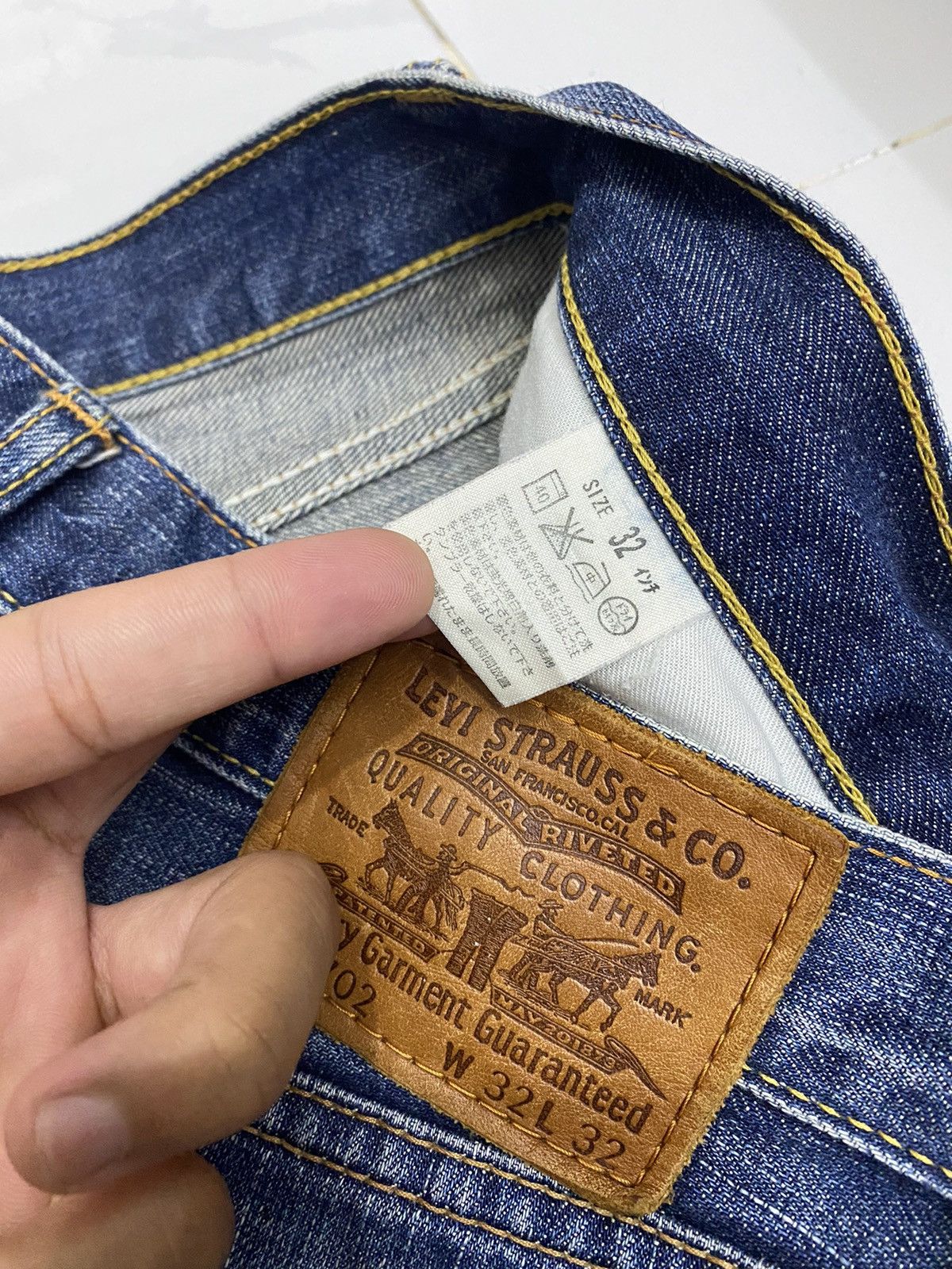 Levi's VINTAGE LEVIS 702 DISTRESSED DENIM JEANS Size US 32 / EU 48 - 11 Thumbnail