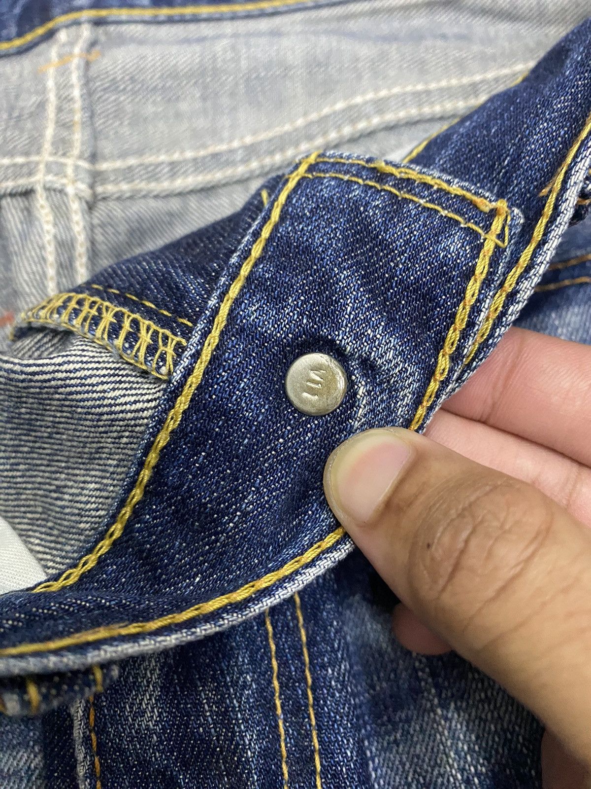 Levi's VINTAGE LEVIS 702 DISTRESSED DENIM JEANS Size US 32 / EU 48 - 10 Thumbnail