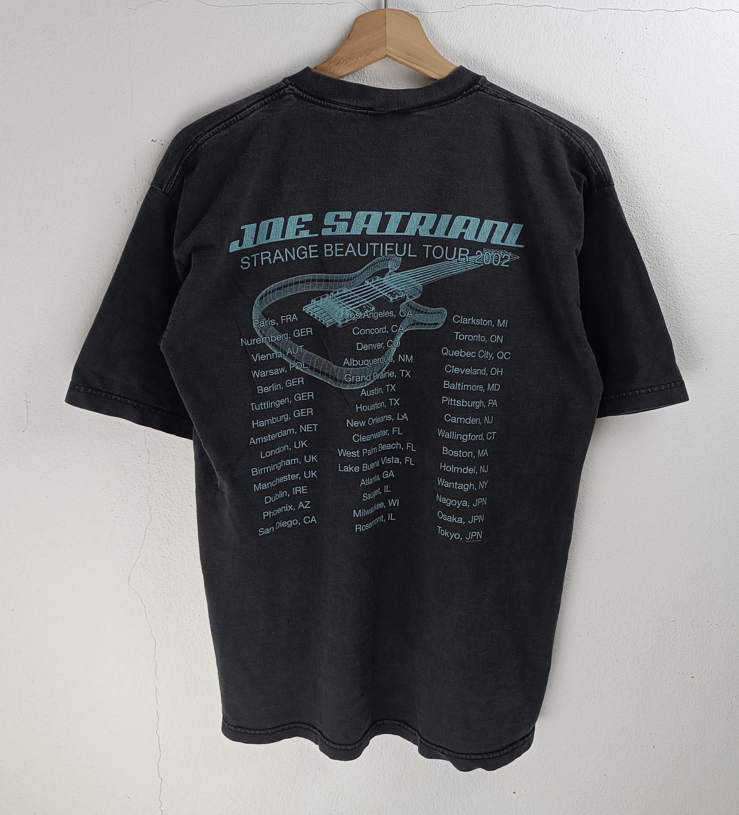Band Tees VINTAGE '02 JOE SATRIANI TOUR (yngwie slash metallica) Size US M / EU 48-50 / 2 - 4 Thumbnail