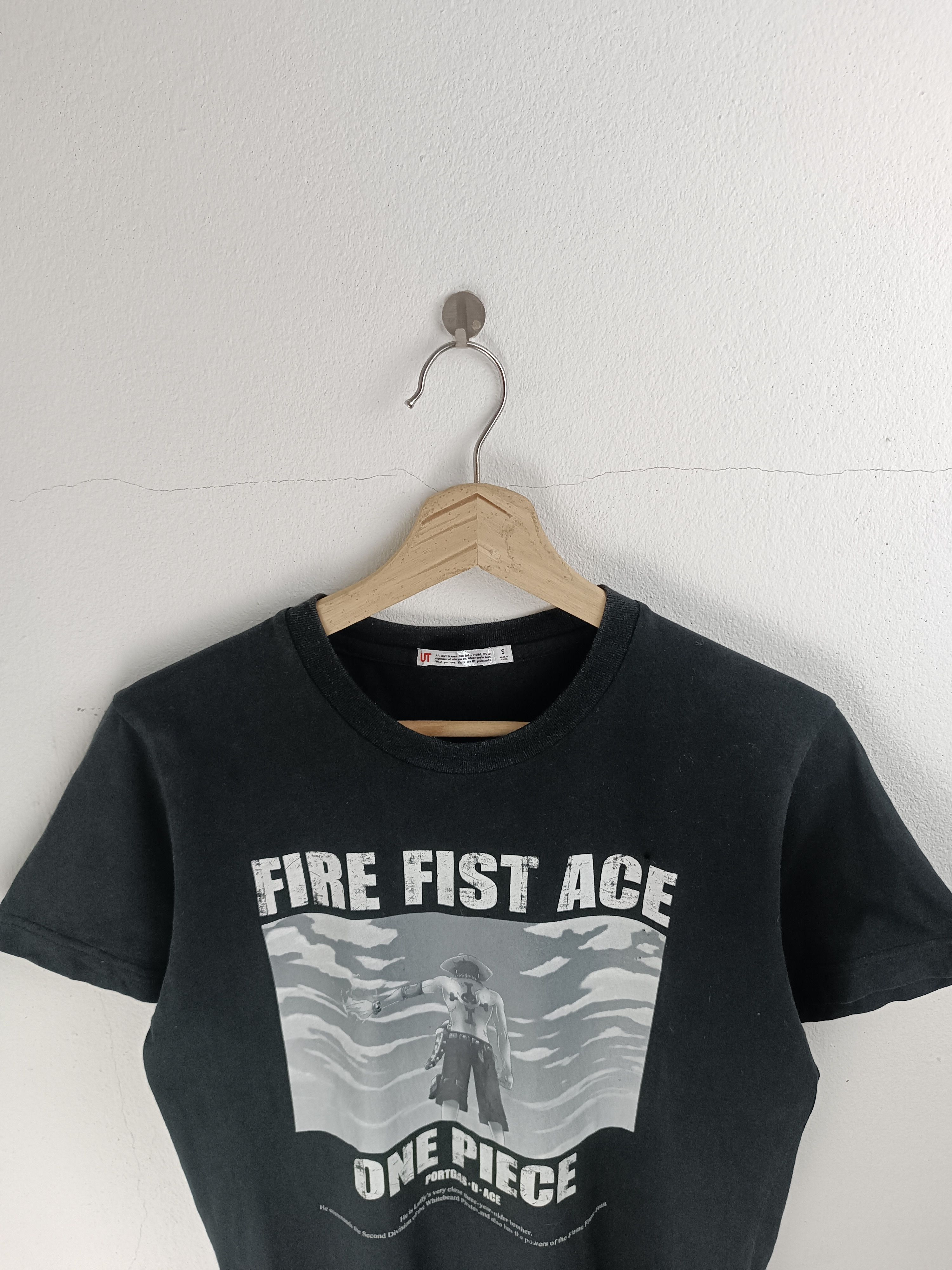 One Piece ONE PIECE 'FIRE FIST ACE' UNIQLO ANIME MANGE ART TEE Size US S / EU 44-46 / 1 - 5 Thumbnail