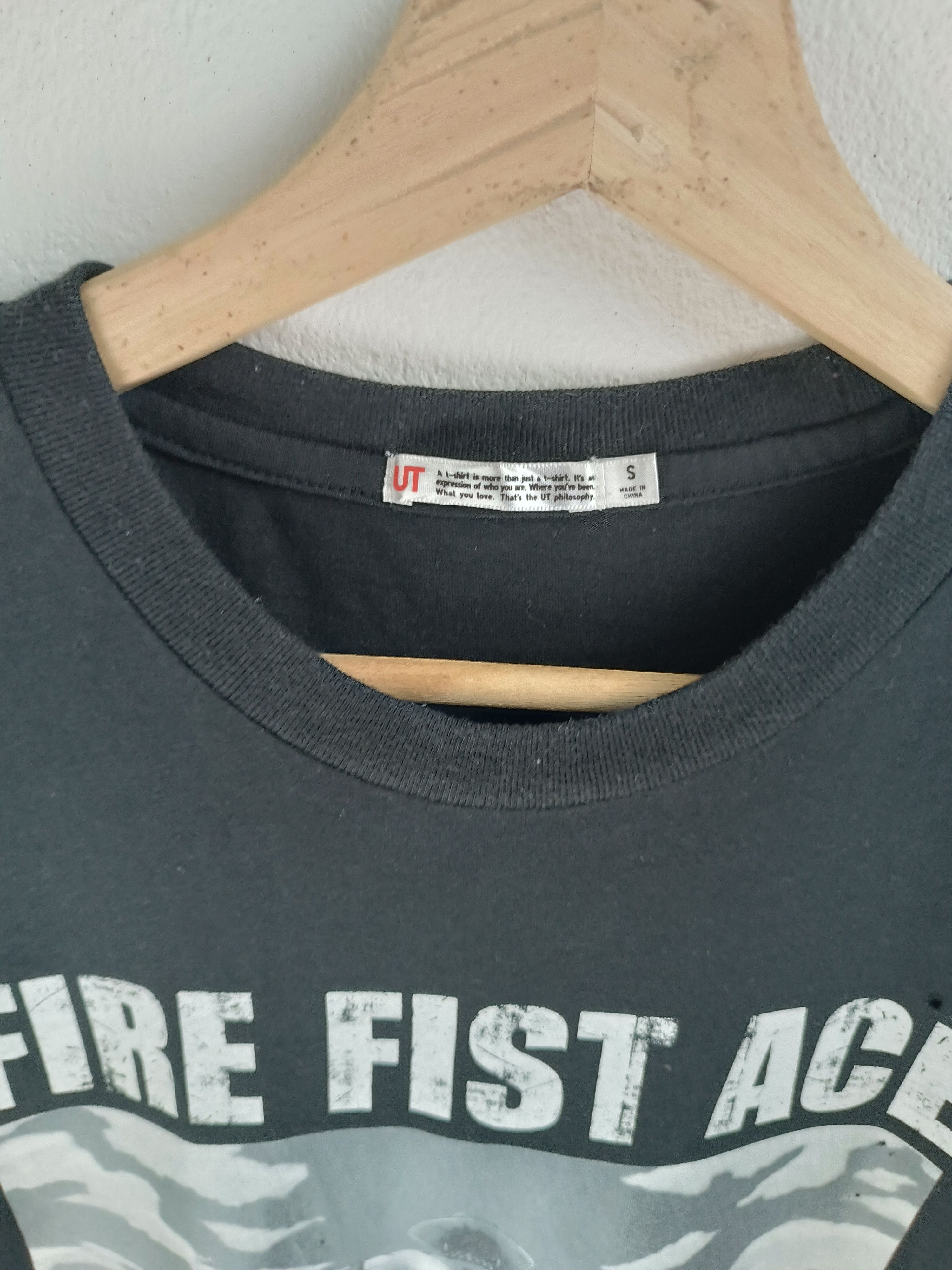 One Piece ONE PIECE 'FIRE FIST ACE' UNIQLO ANIME MANGE ART TEE Size US S / EU 44-46 / 1 - 11 Thumbnail