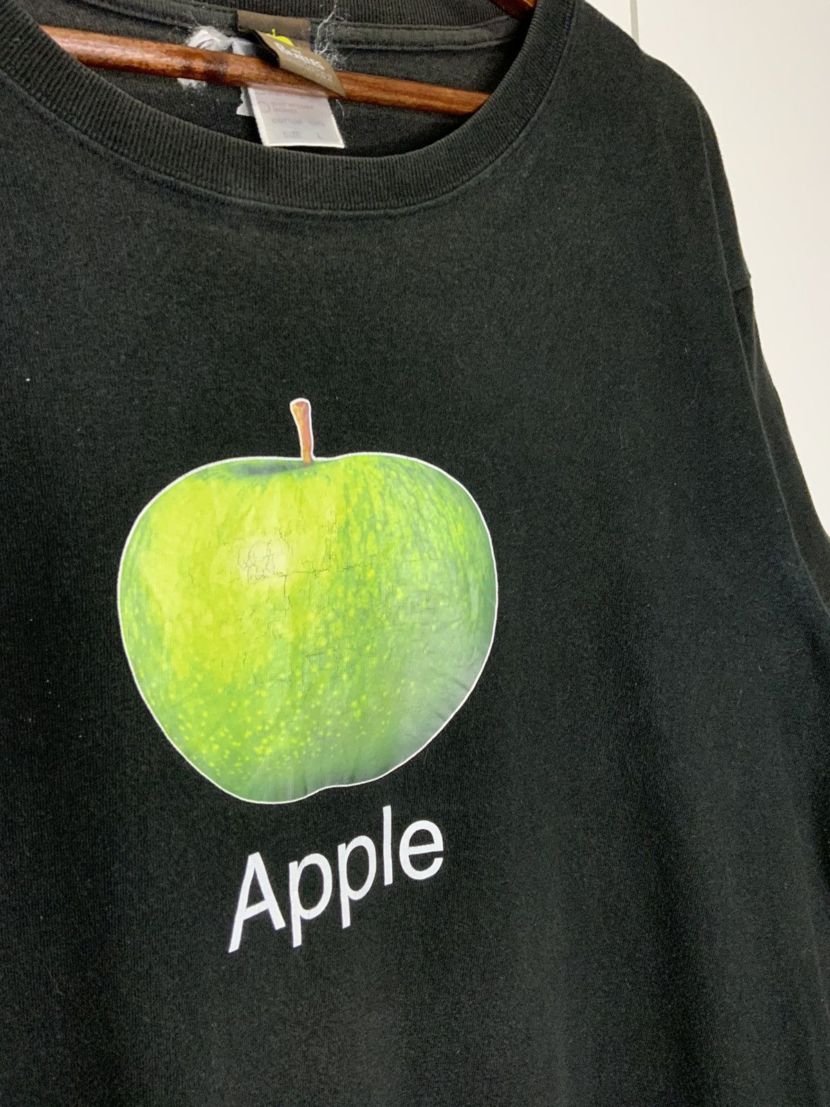 Vintage Apple x The Beatles Y2k Band Tee Size US L / EU 52-54 / 3 - 7 Thumbnail