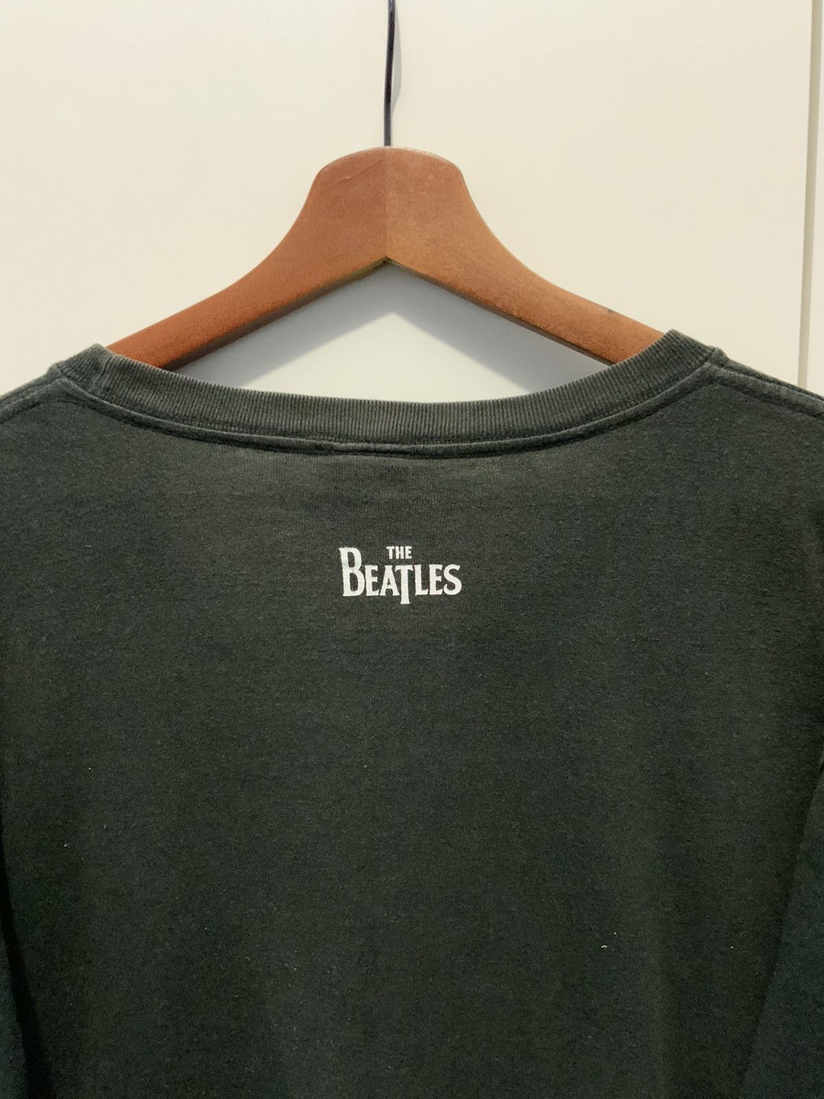 Vintage Apple x The Beatles Y2k Band Tee Size US L / EU 52-54 / 3 - 10 Thumbnail