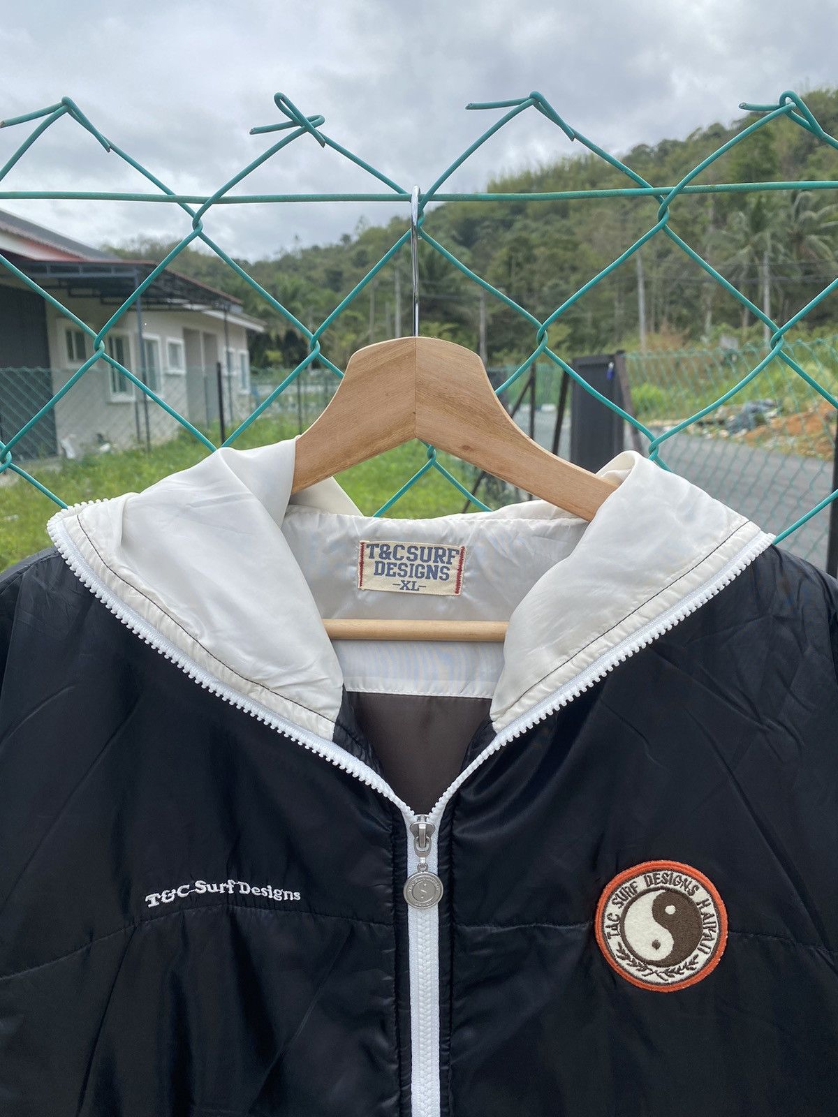 Japanese Brand ⚡️Rare⚡️ Vintage T&C Surf Design Puffer Jacket Size US XL / EU 56 / 4 - 6 Thumbnail