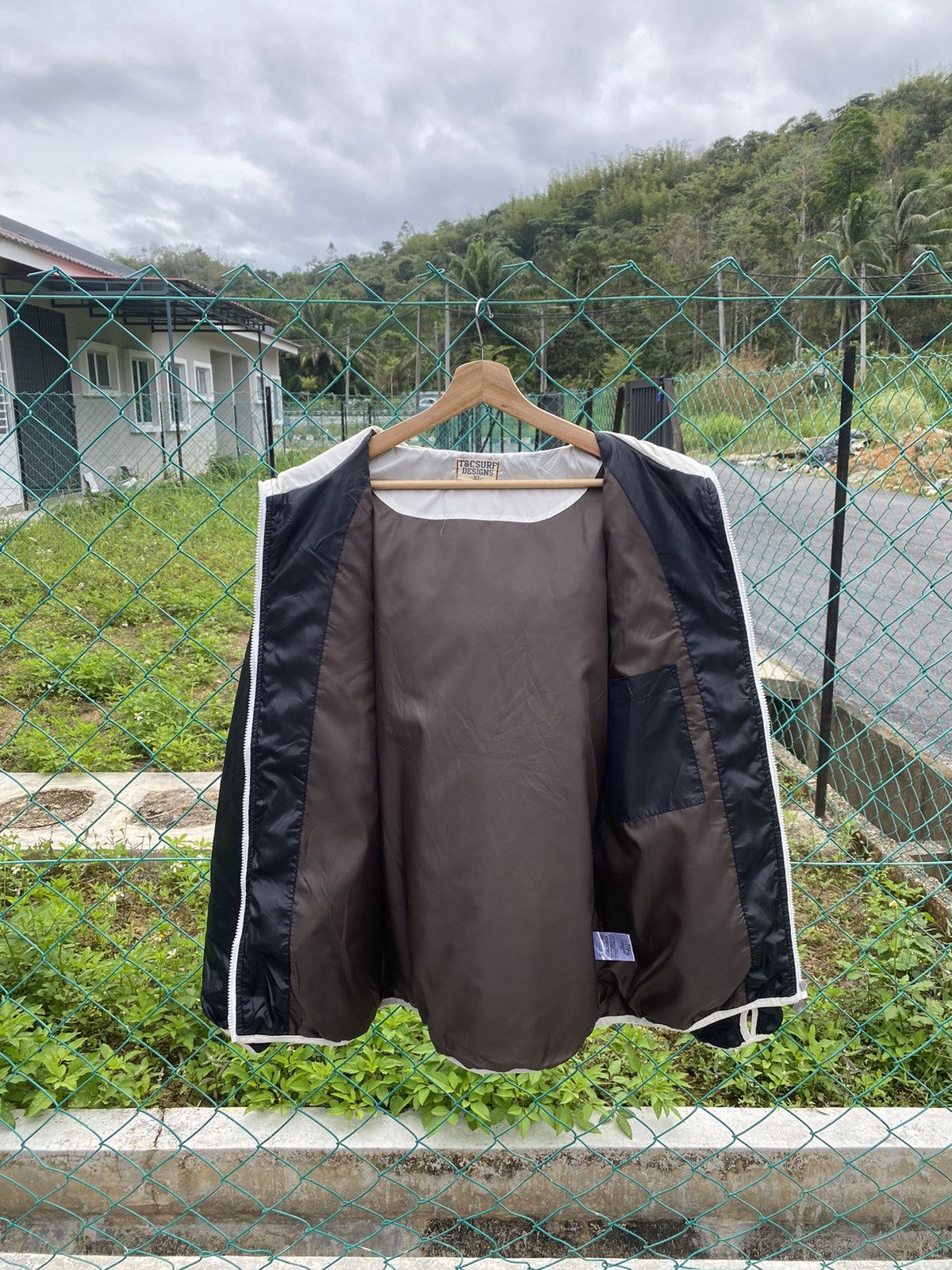 Japanese Brand ⚡️Rare⚡️ Vintage T&C Surf Design Puffer Jacket Size US XL / EU 56 / 4 - 5 Thumbnail