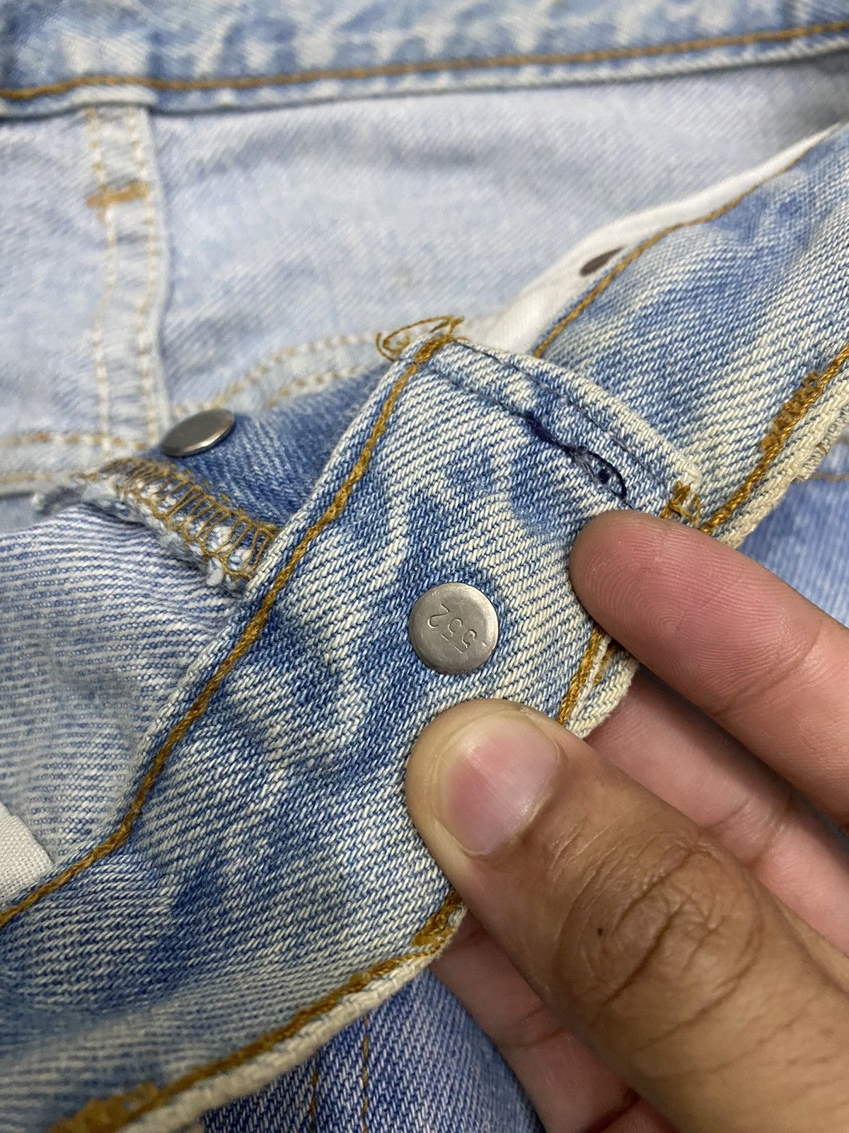 Levi's × Vintage RUSTY🔥VTG LEVIS 501 MADE IN USA 🇺🇸 DISTRESSED DENIM JEANS Size US 29 - 12 Thumbnail