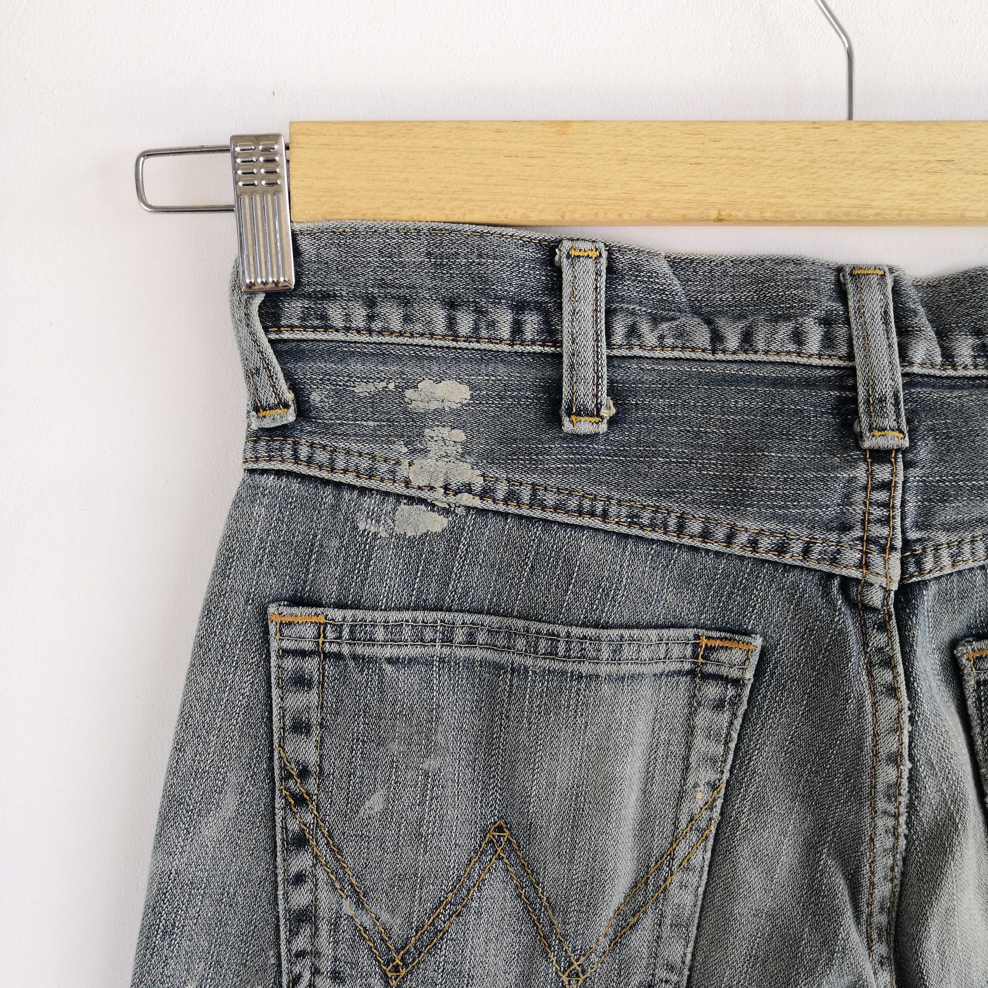 Wrangler Vintage Wrangler Light Wash Jeans Wrangler Distressed Denim Size US 30 / EU 46 - 9 Thumbnail