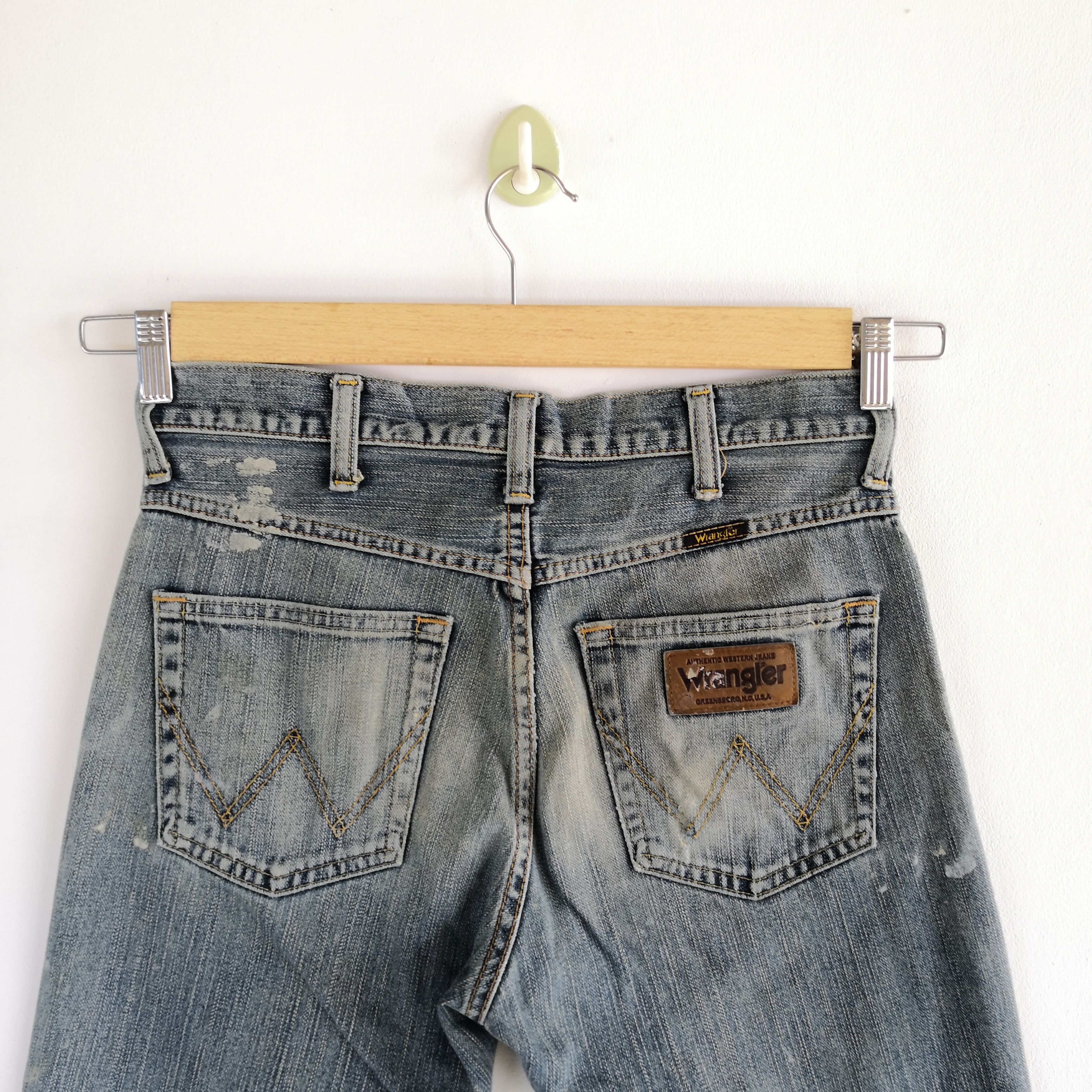 Wrangler Vintage Wrangler Light Wash Jeans Wrangler Distressed Denim Size US 30 / EU 46 - 7 Thumbnail