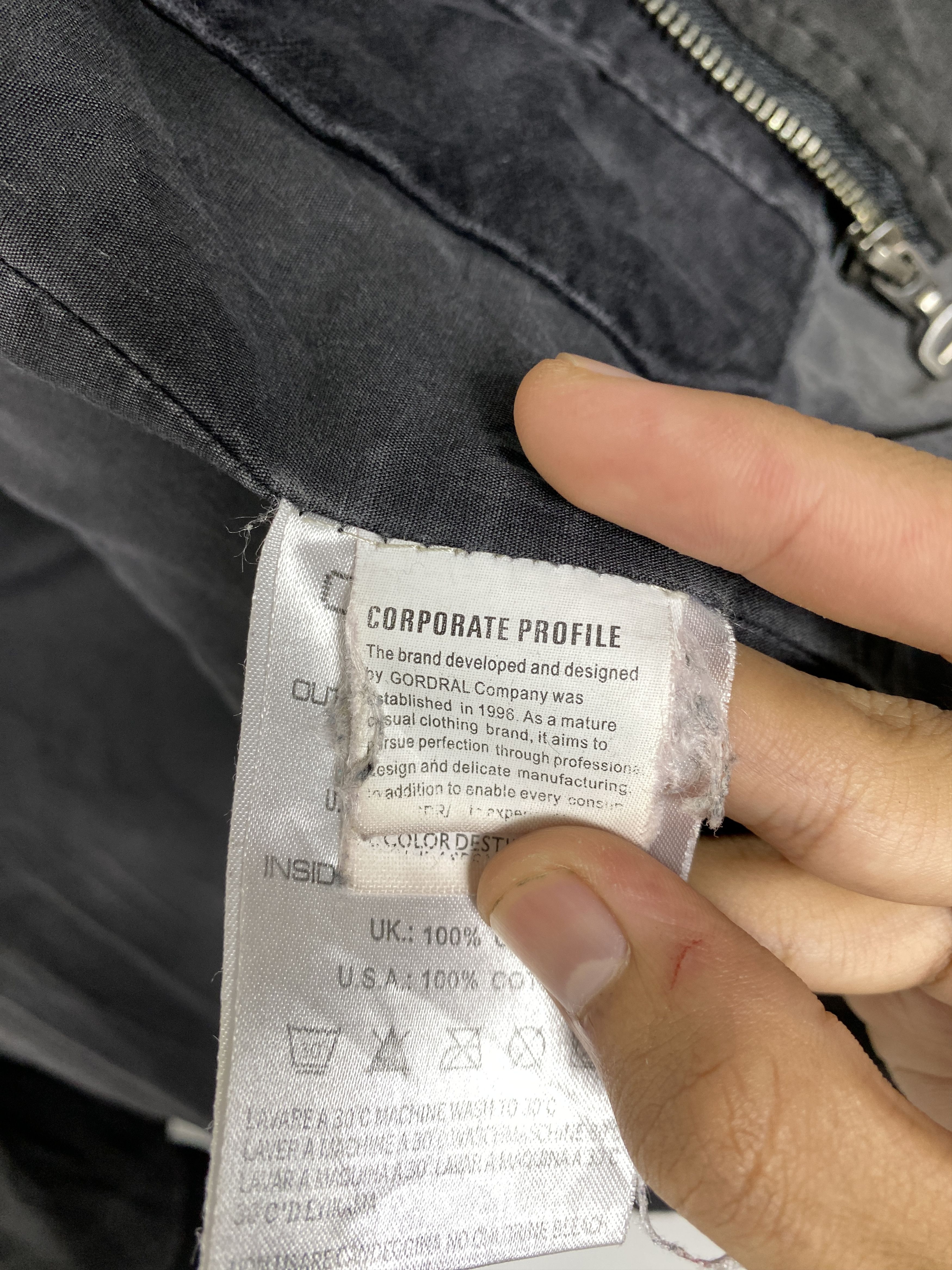 Japanese Brand Vintage GORDRAL Multi Pocket Zip Up Velvet Jacket Size US L / EU 52-54 / 3 - 14 Thumbnail