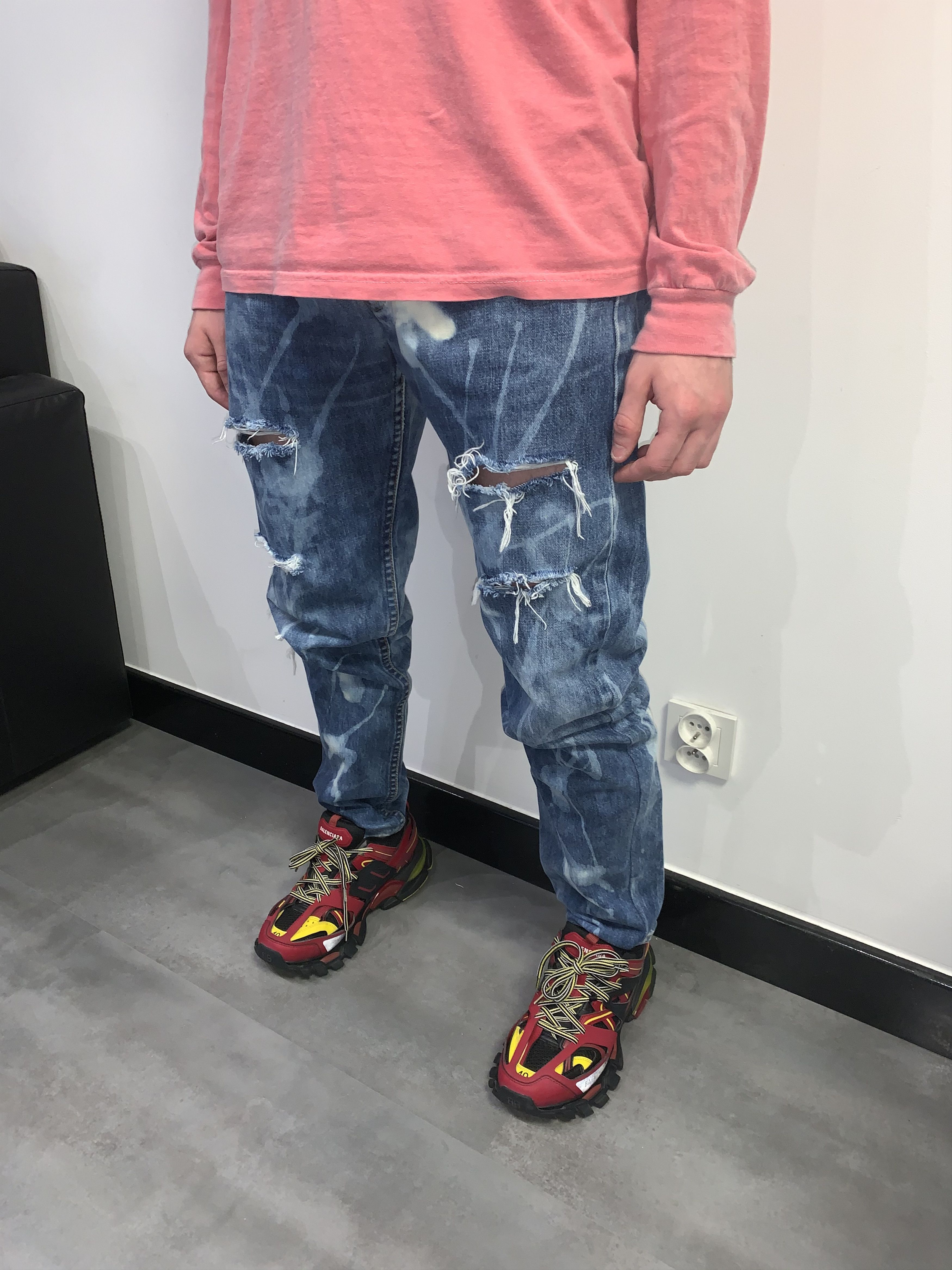 Levi's Levi’s Custom Bleached Distressed Indigo Denim Pants Size US 30 / EU 46 - 3 Thumbnail