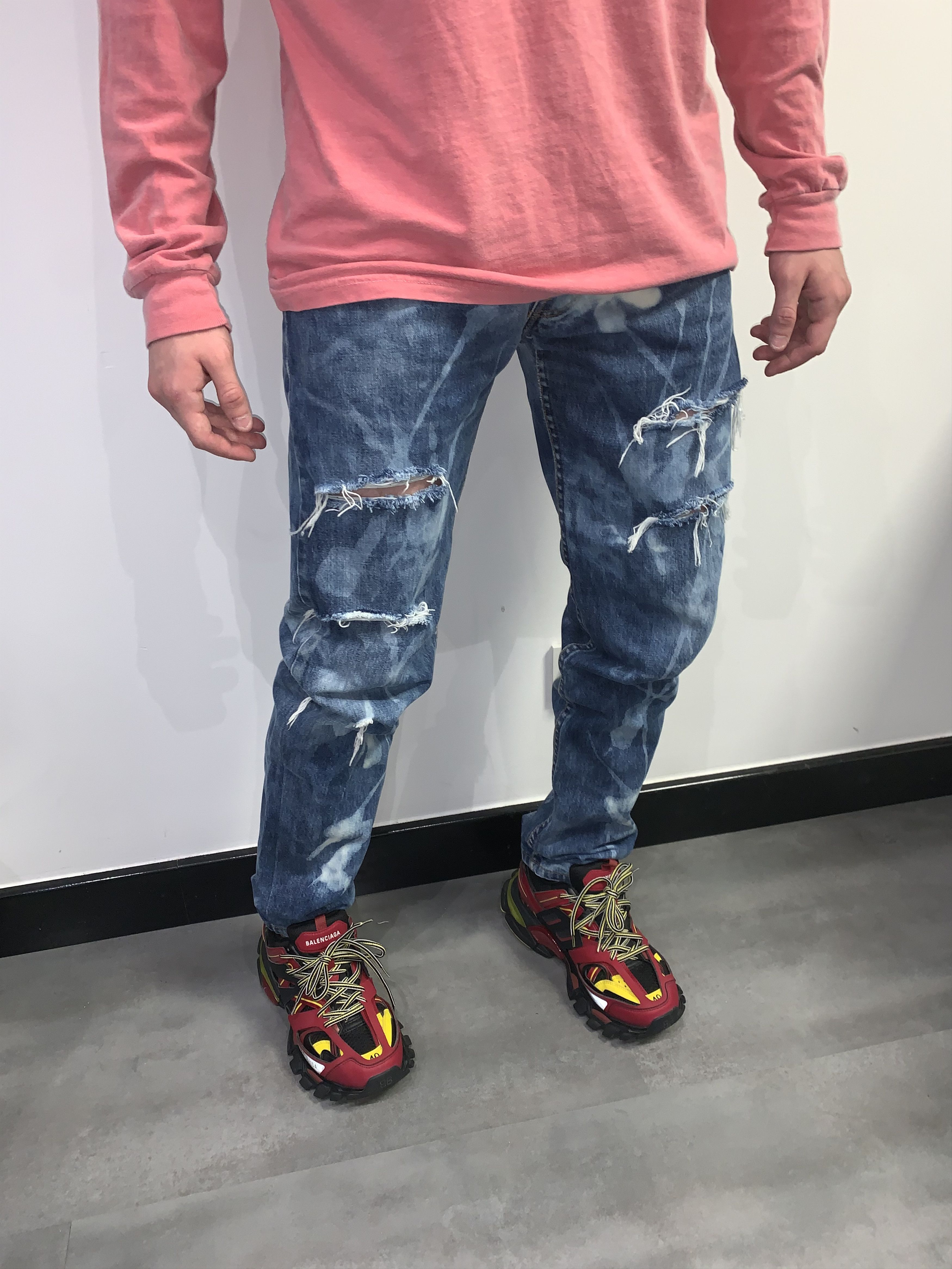 Levi's Levi’s Custom Bleached Distressed Indigo Denim Pants Size US 30 / EU 46 - 4 Thumbnail