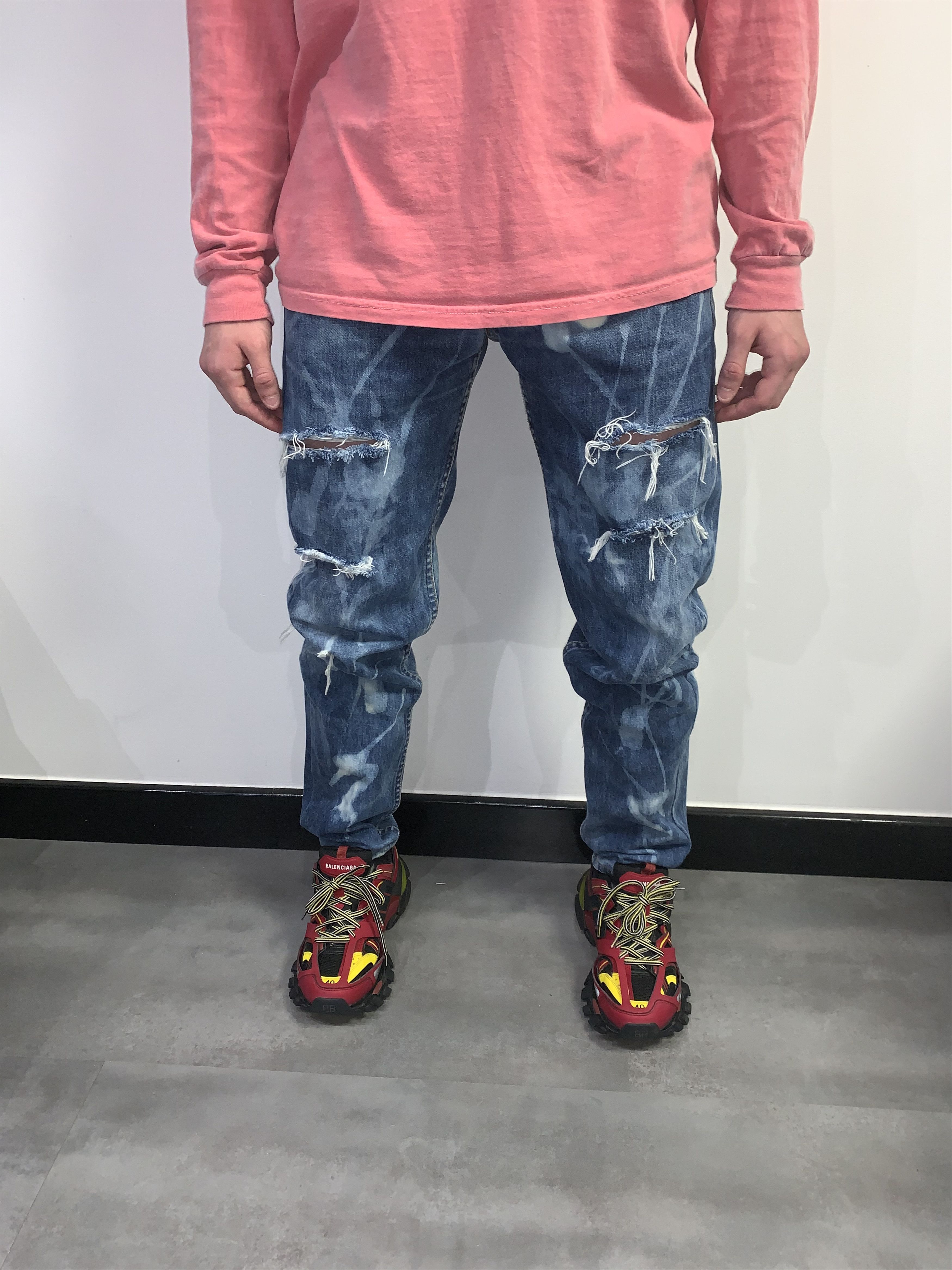 Levi's Levi’s Custom Bleached Distressed Indigo Denim Pants Size US 30 / EU 46 - 2 Thumbnail