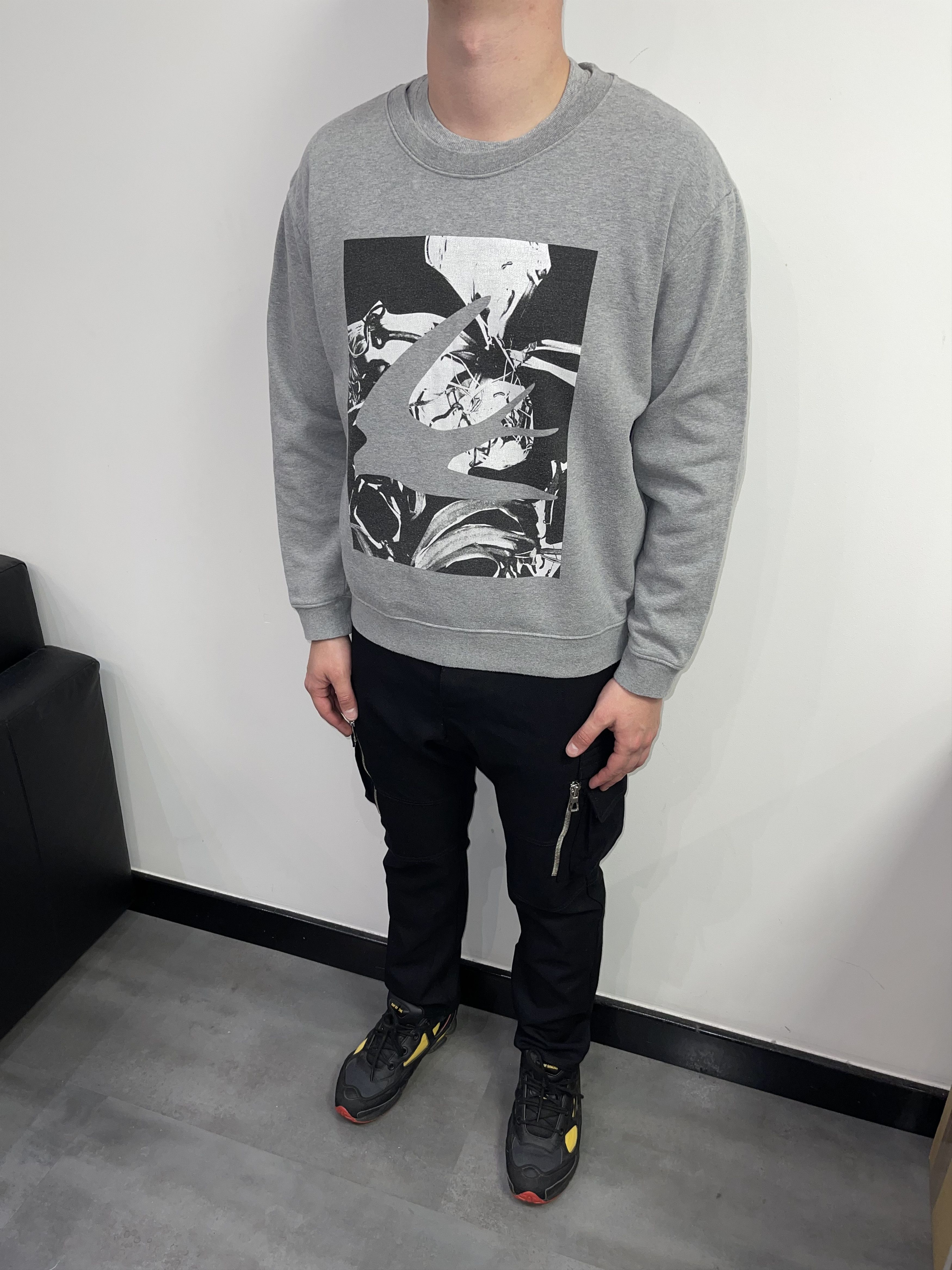 Alexander McQueen SS15 Alexander McQueen Swan Abstract Big Logo Gray Crewneck Size US M / EU 48-50 / 2 - 7 Thumbnail