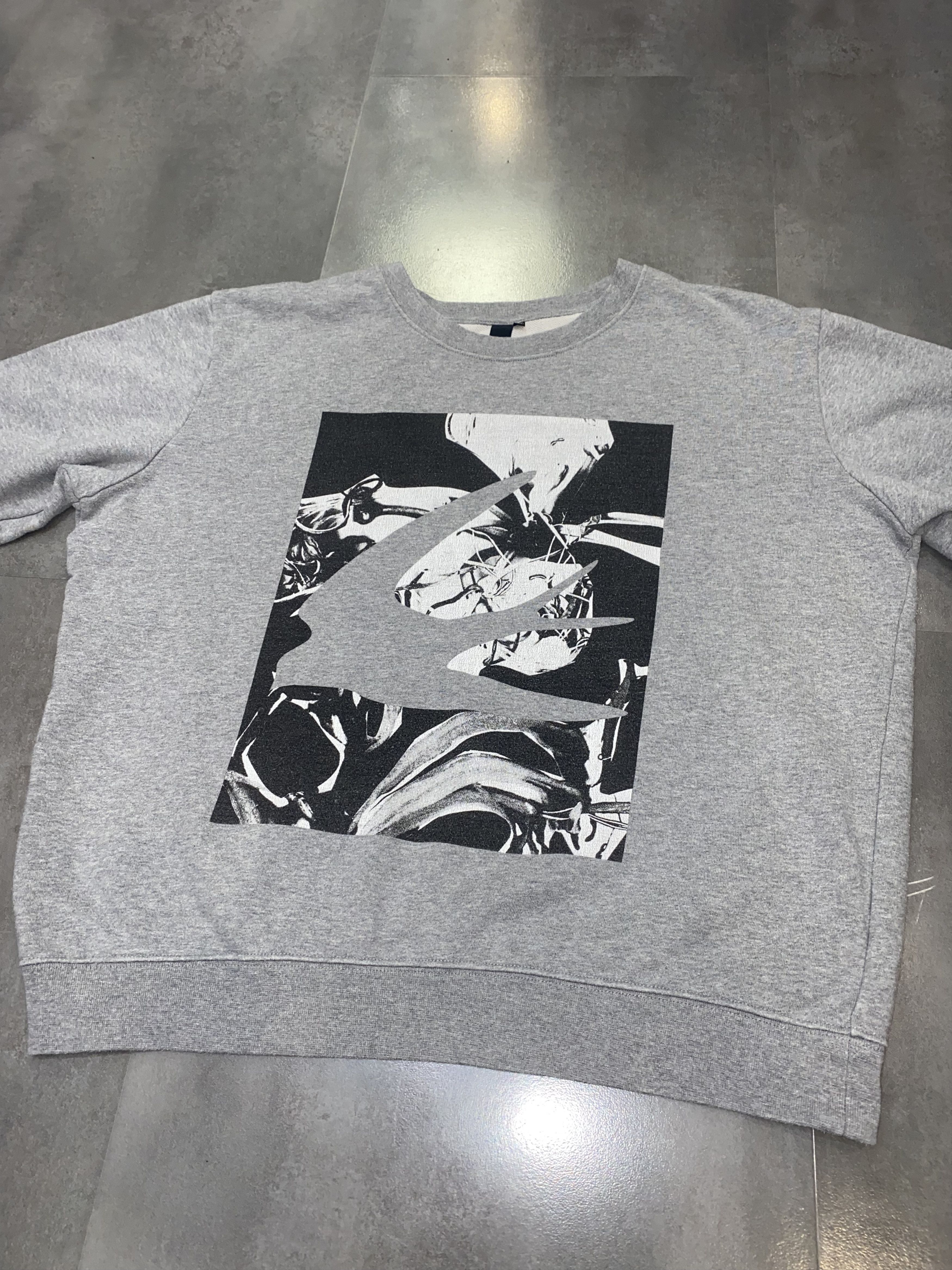 Alexander McQueen SS15 Alexander McQueen Swan Abstract Big Logo Gray Crewneck Size US M / EU 48-50 / 2 - 9 Thumbnail