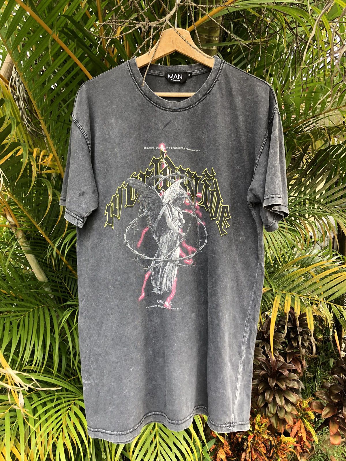 Vintage’Y2k🔥BOOHooMAN🔥WorldWide Sun Faded Tshirt