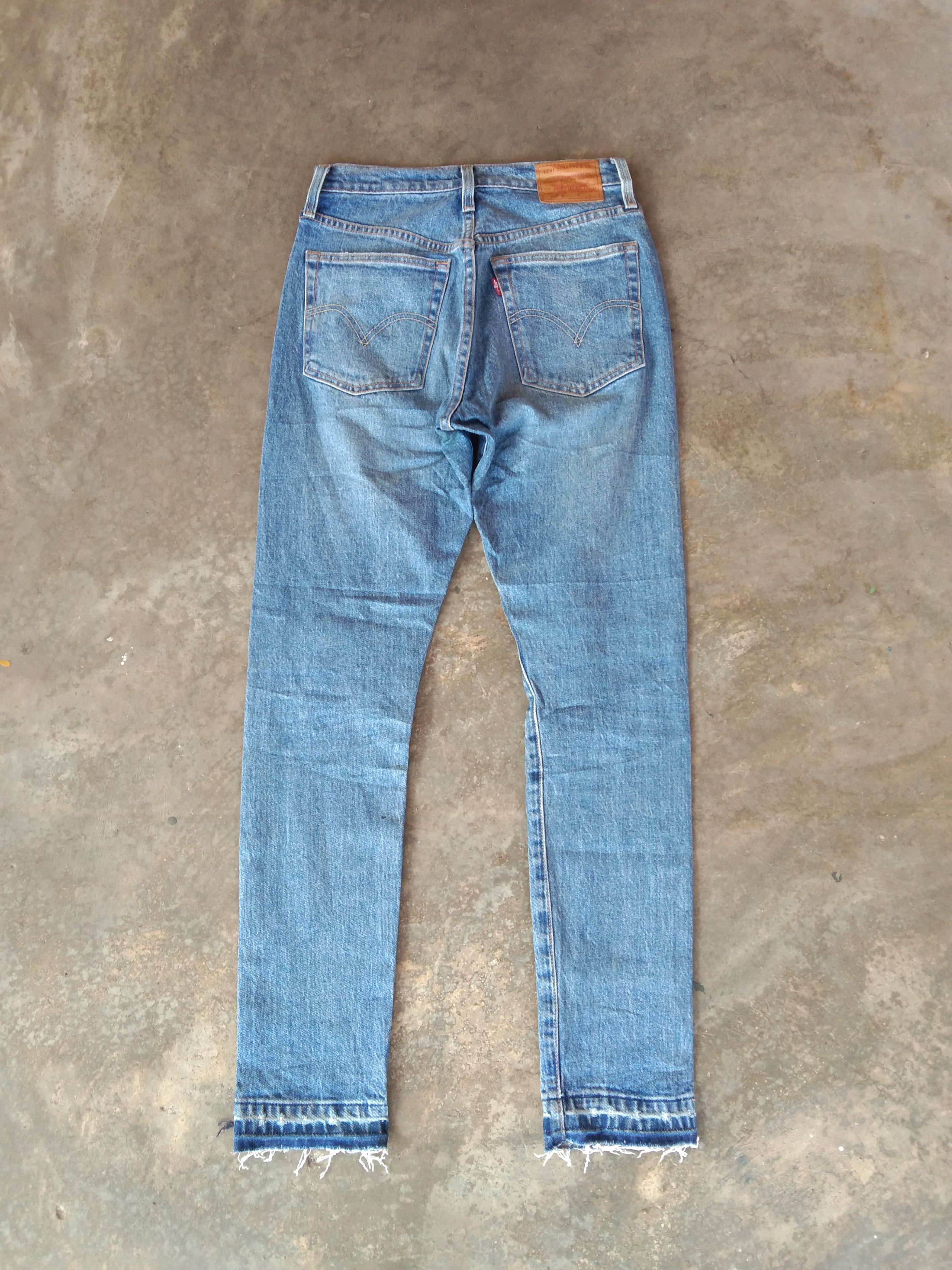 Levi's Vintage Levi's 501 Skinny Distressed Jeans 26x29 Size US 26 / EU 42 - 2 Thumbnail