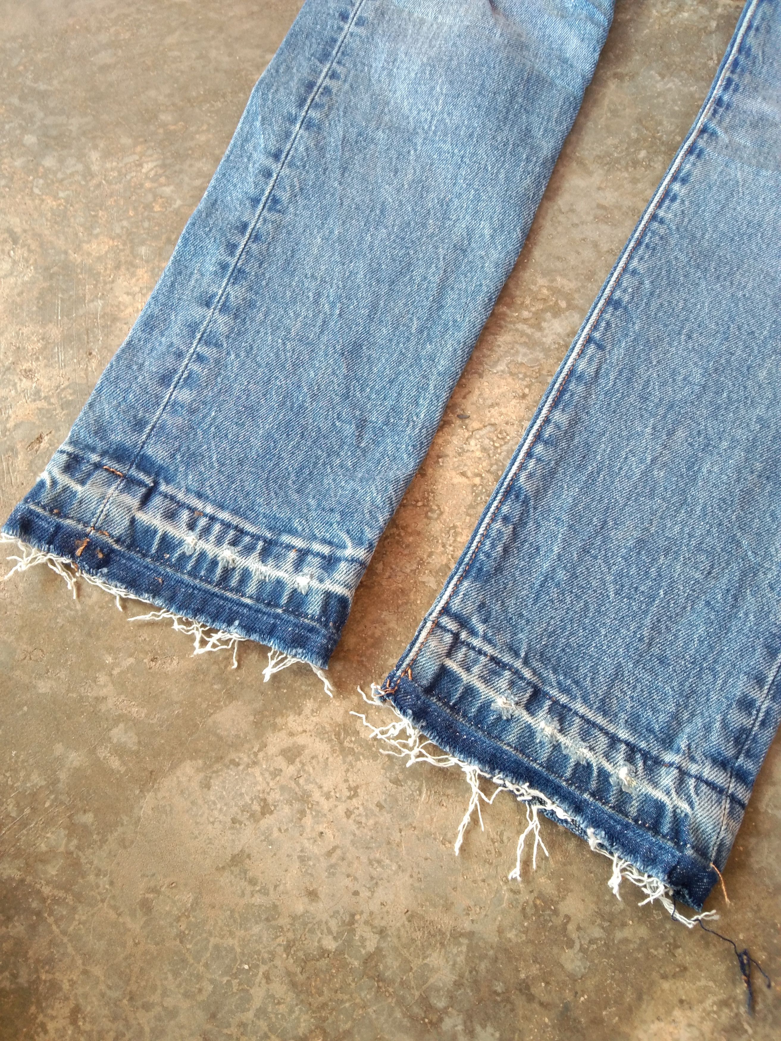 Levi's Vintage Levi's 501 Skinny Distressed Jeans 26x29 Size US 26 / EU 42 - 5 Thumbnail