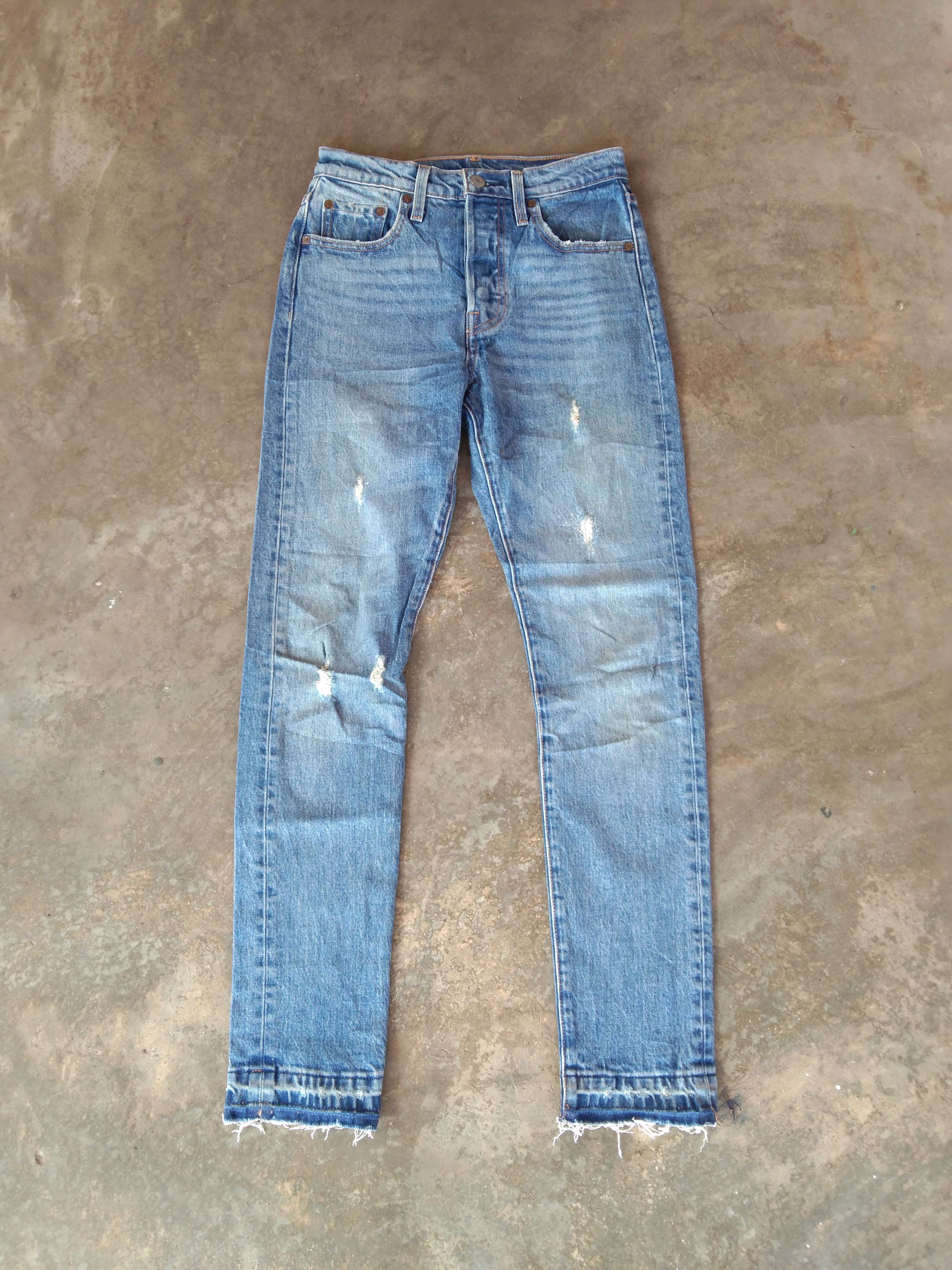 Levi's Vintage Levi's 501 Skinny Distressed Jeans 26x29 Size US 26 / EU 42 - 1 Thumbnail