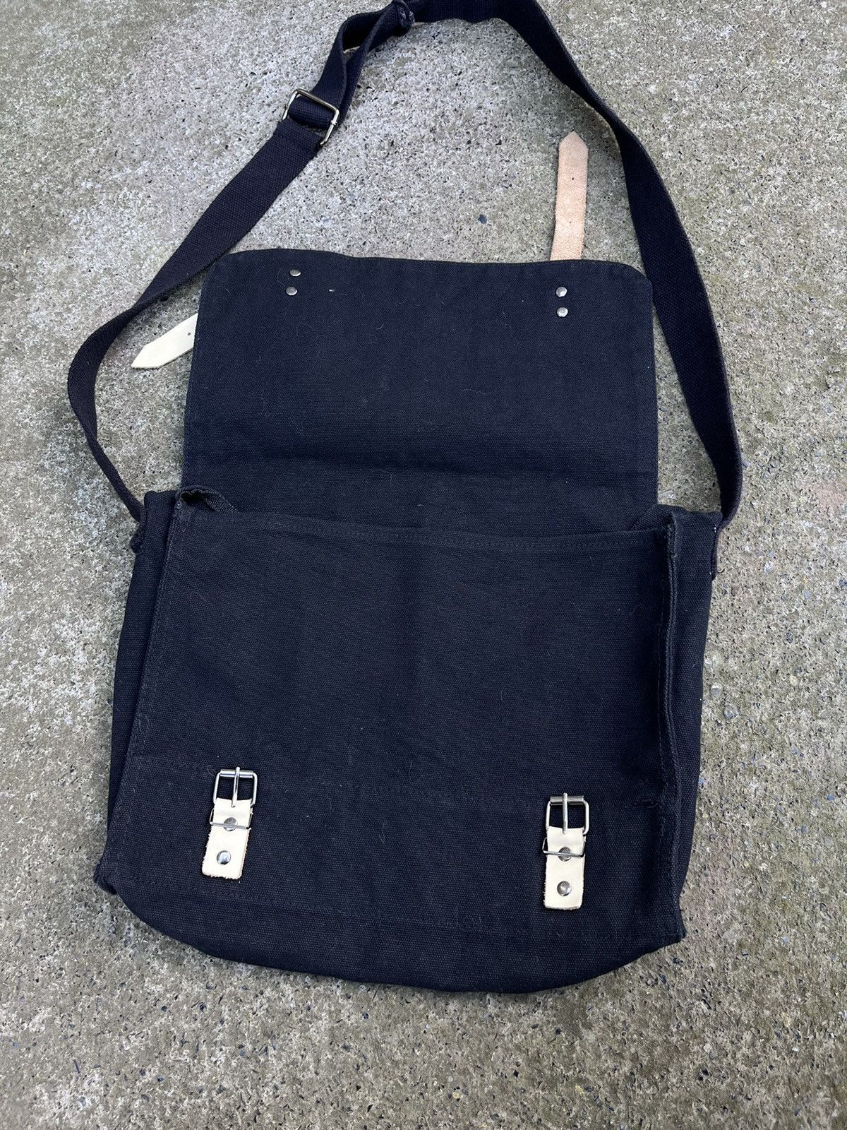 Japanese Brand Vintage Japanese Skull and Bones Crossbody Bag Messenger Size ONE SIZE - 3 Thumbnail