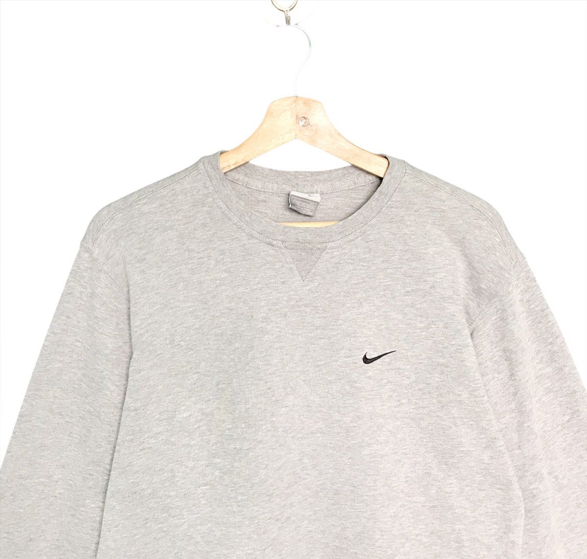 Nike Nike Small Logo Embroidered Crewneck Sweatshirt Size M Size US M / EU 48-50 / 2 - 4 Thumbnail