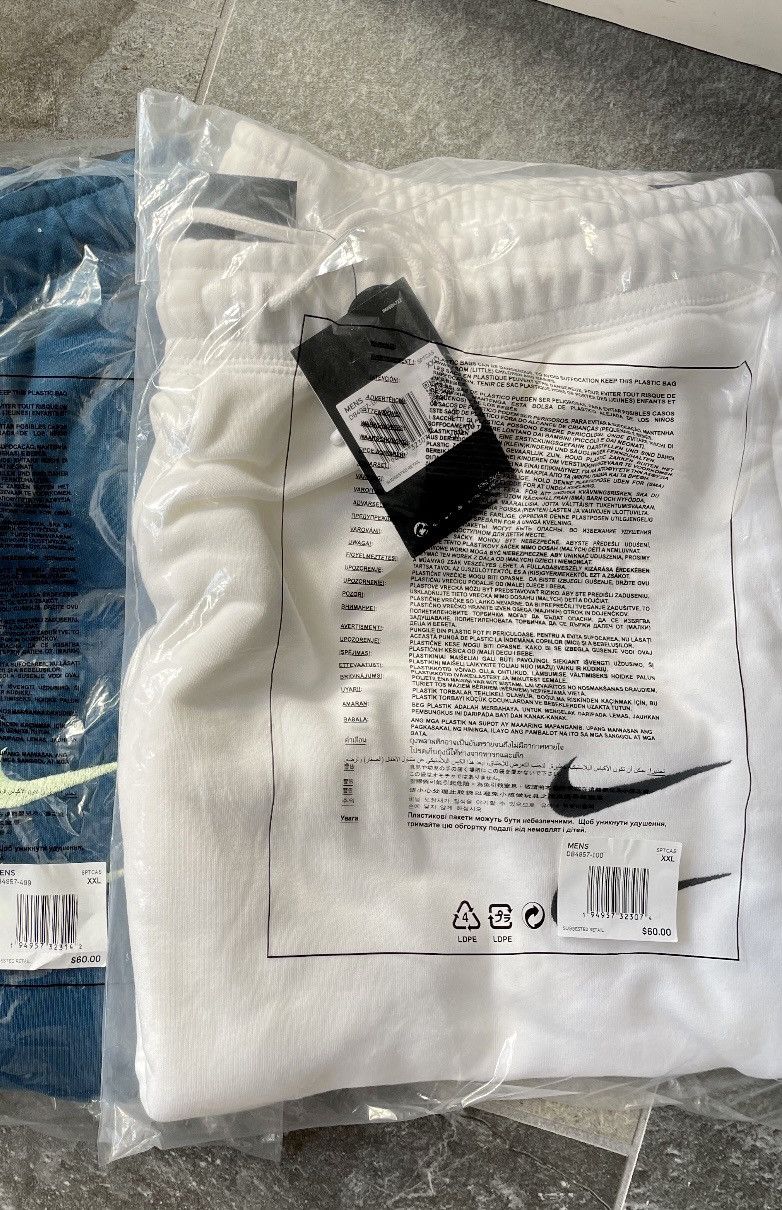 Nike 2XL Nike Sportswear Embroidered Swoosh French Terry Shorts Size US 42 / EU 58 - 2 Thumbnail