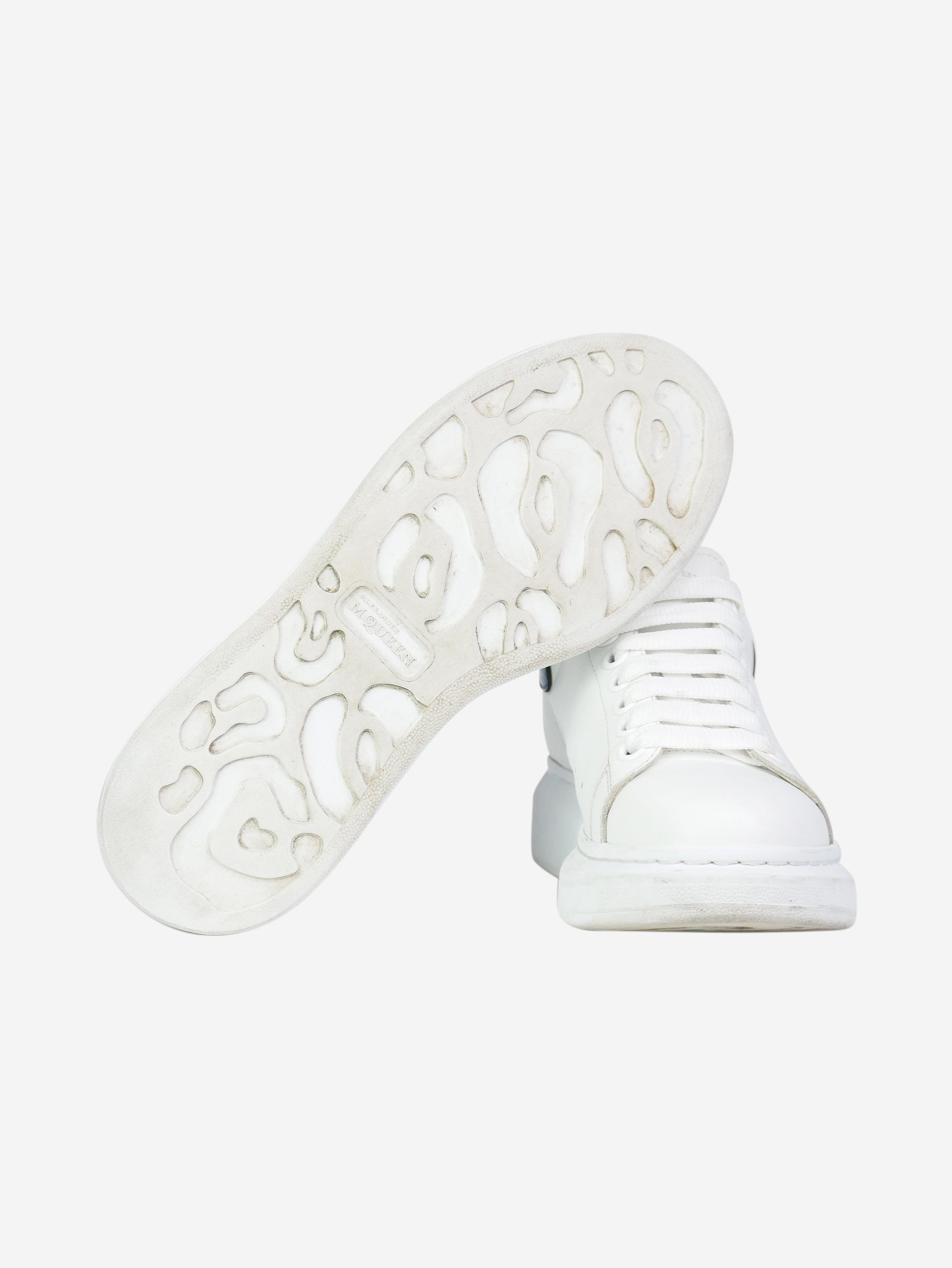 White exaggerated sole lace up trainers- size EU 39