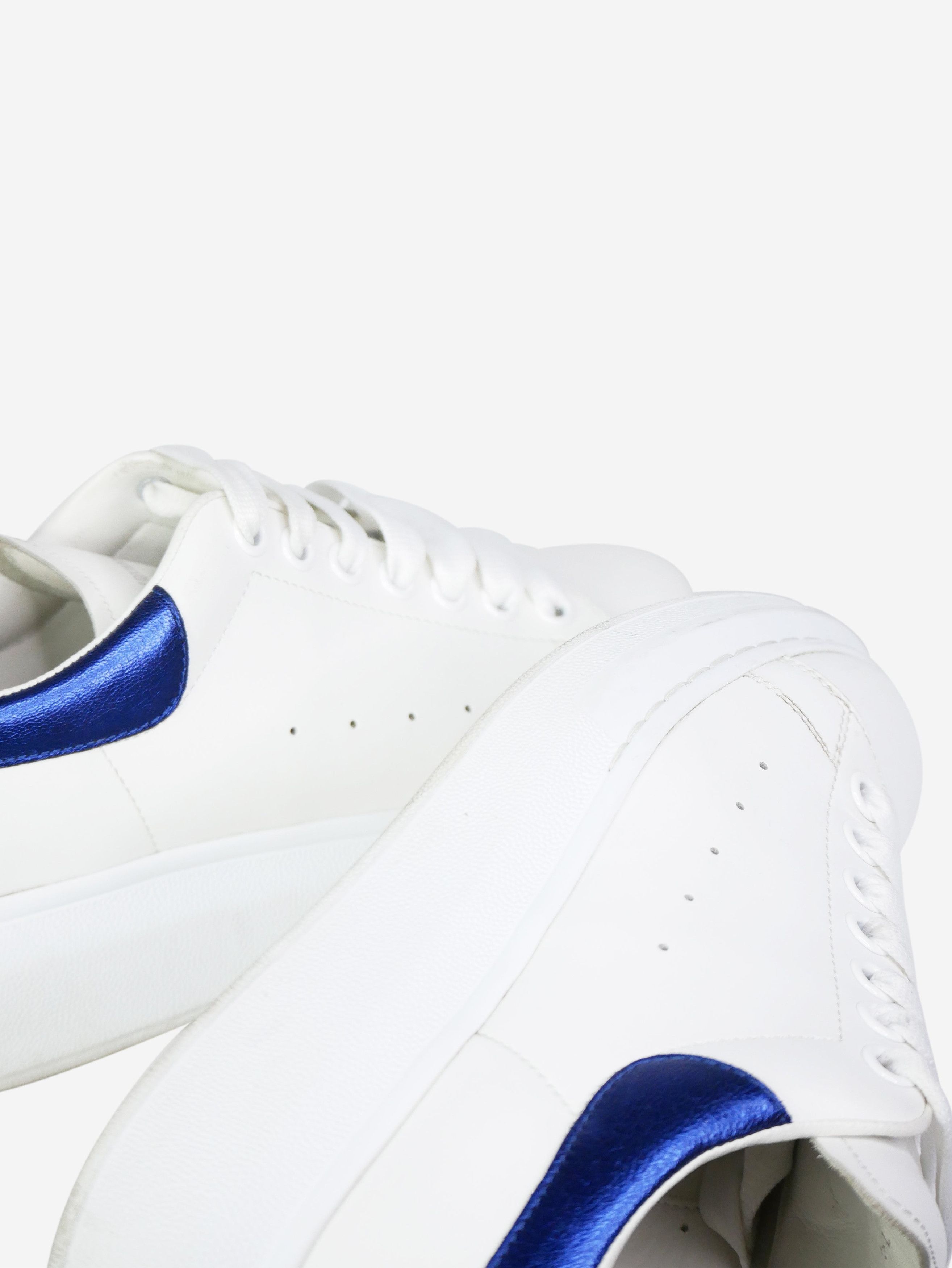 White exaggerated sole lace up trainers- size EU 39