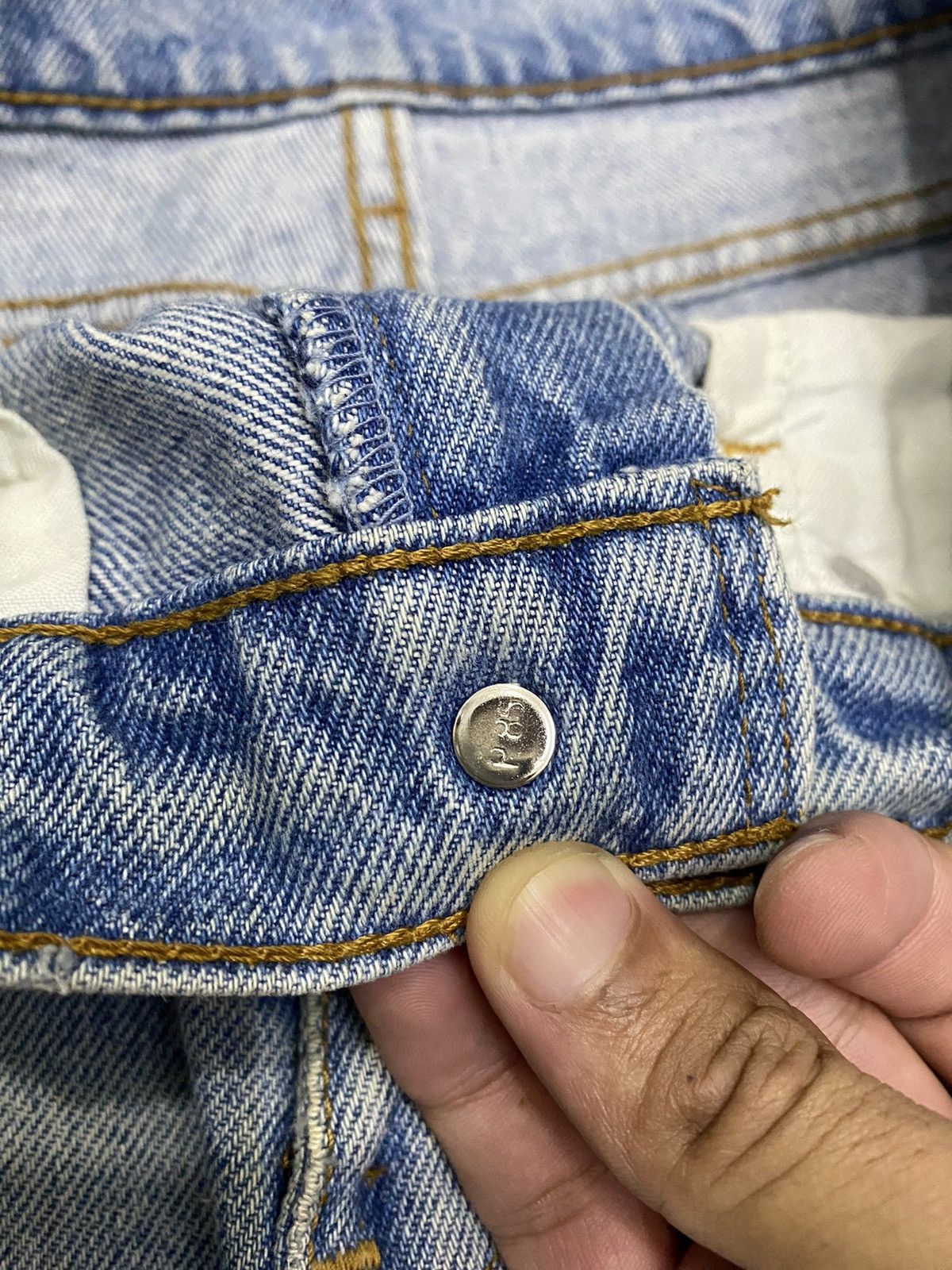 Levi's VTG LEVIS 505 DISTRESSED DENIM JEANS Size US 30 / EU 46 - 12 Thumbnail
