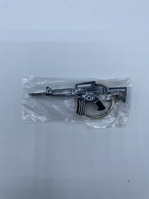 Supreme hot sale m16 keychain