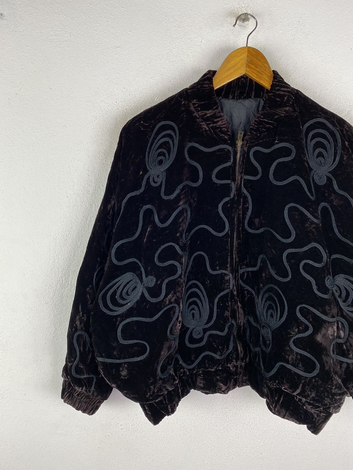 Japanese Brand × Velvet × Vintage 🔥SALE🔥ISSEY MIYAKE INSPIRED DESIGN VELVET JACKET Size US L / EU 52-54 / 3 - 4 Thumbnail