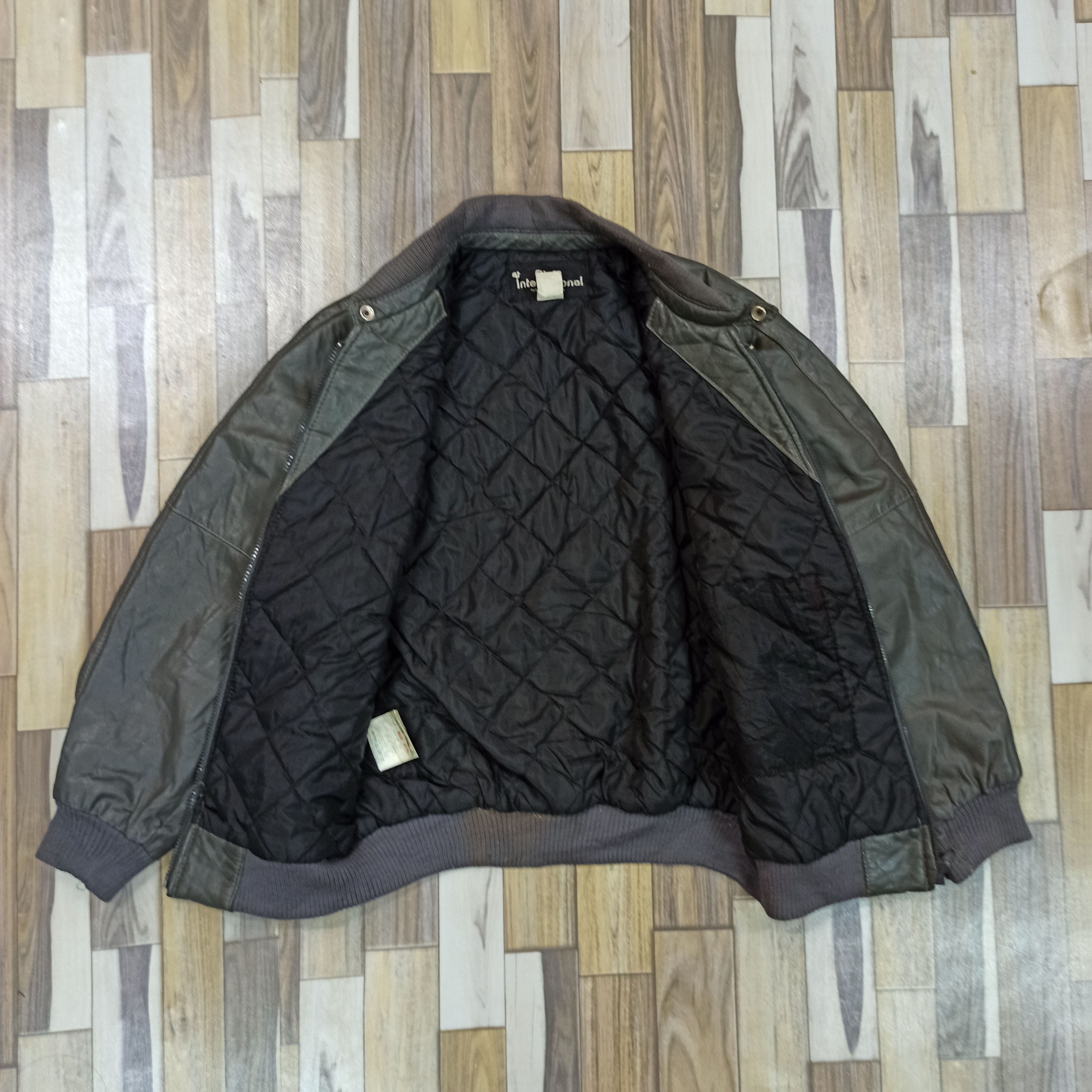 Leather Vintage Bomber Leather Jacket Club International by Tip Top Size US M / EU 48-50 / 2 - 10 Thumbnail