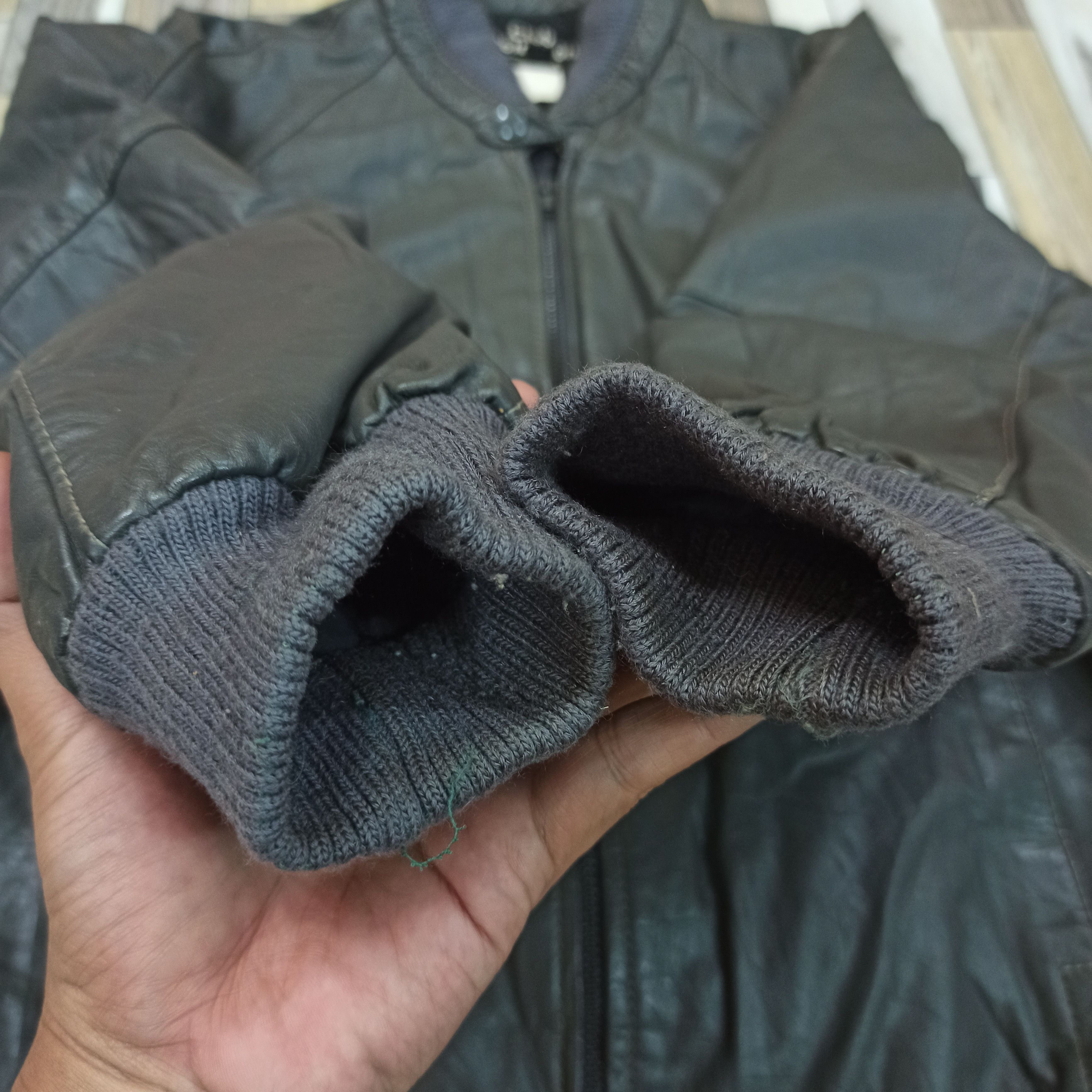 Leather Vintage Bomber Leather Jacket Club International by Tip Top Size US M / EU 48-50 / 2 - 7 Thumbnail