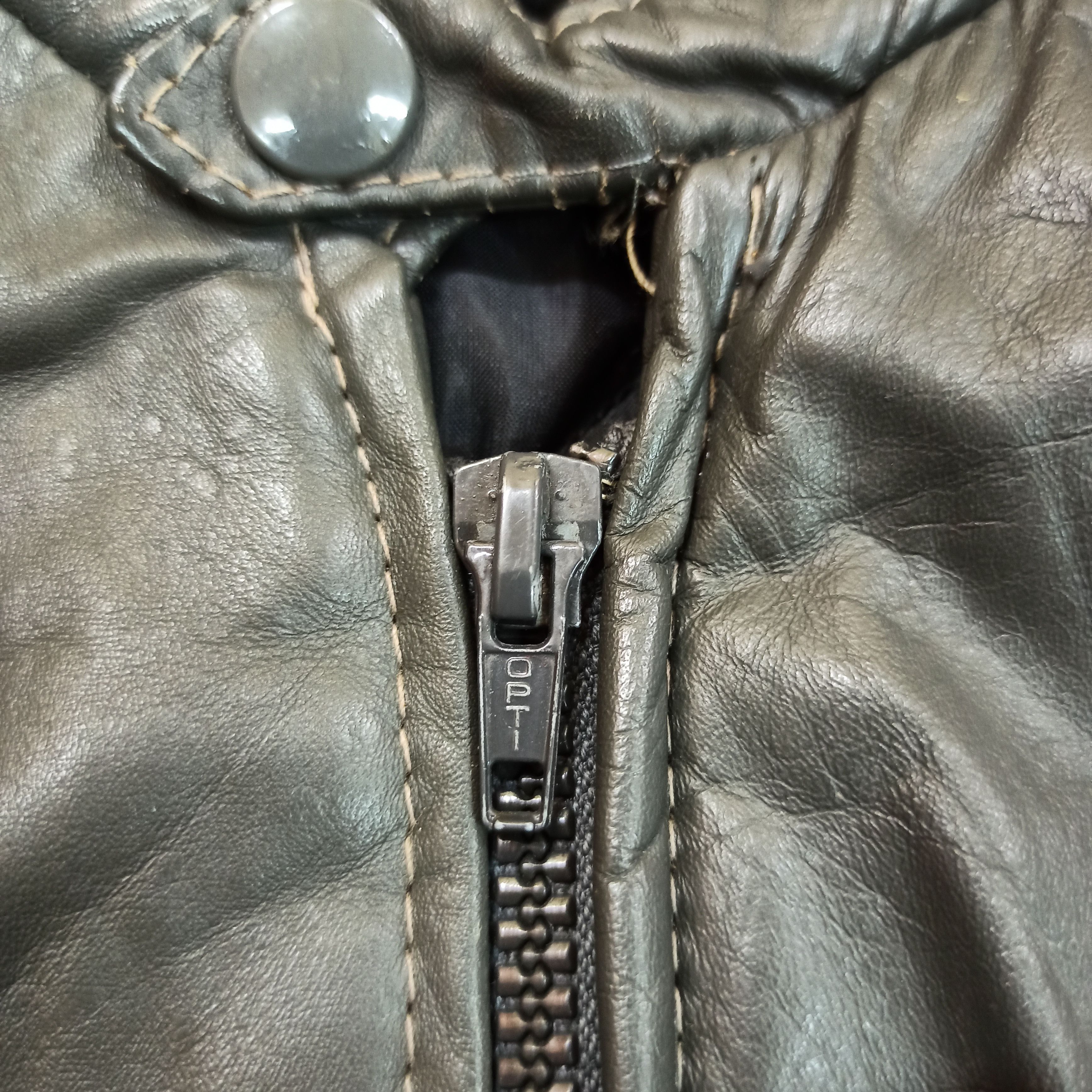 Leather Vintage Bomber Leather Jacket Club International by Tip Top Size US M / EU 48-50 / 2 - 11 Thumbnail